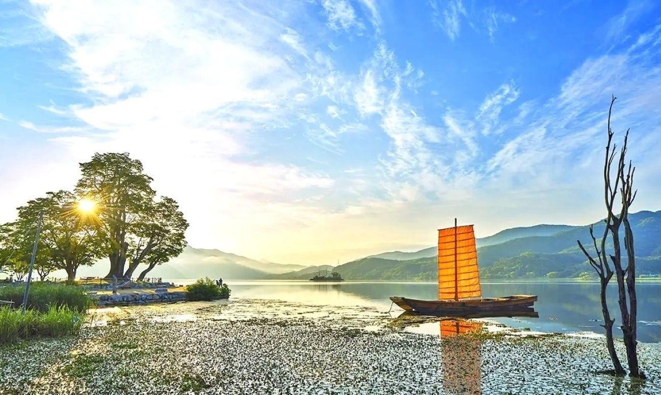 Private Hotel Pick up Dumulmeori UNESCO Tombs SeongSu Street