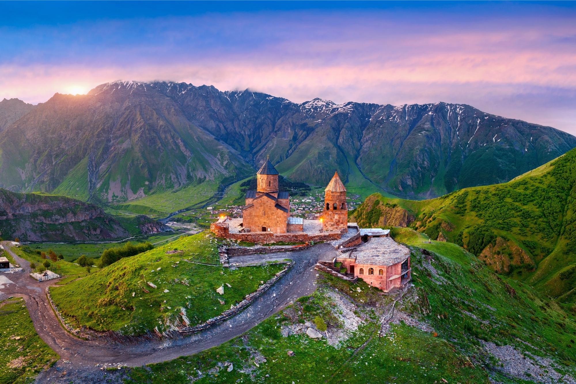 From Tbilisi: Guided Day Trip to Ananuri, Gudauri, & Kazbegi