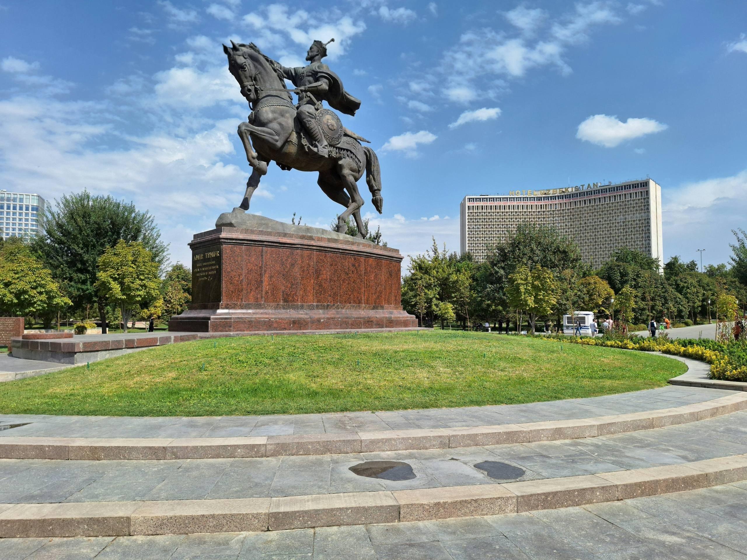 Tashkent: Private Tour of Old City, Metro & Chorsu Bazaar