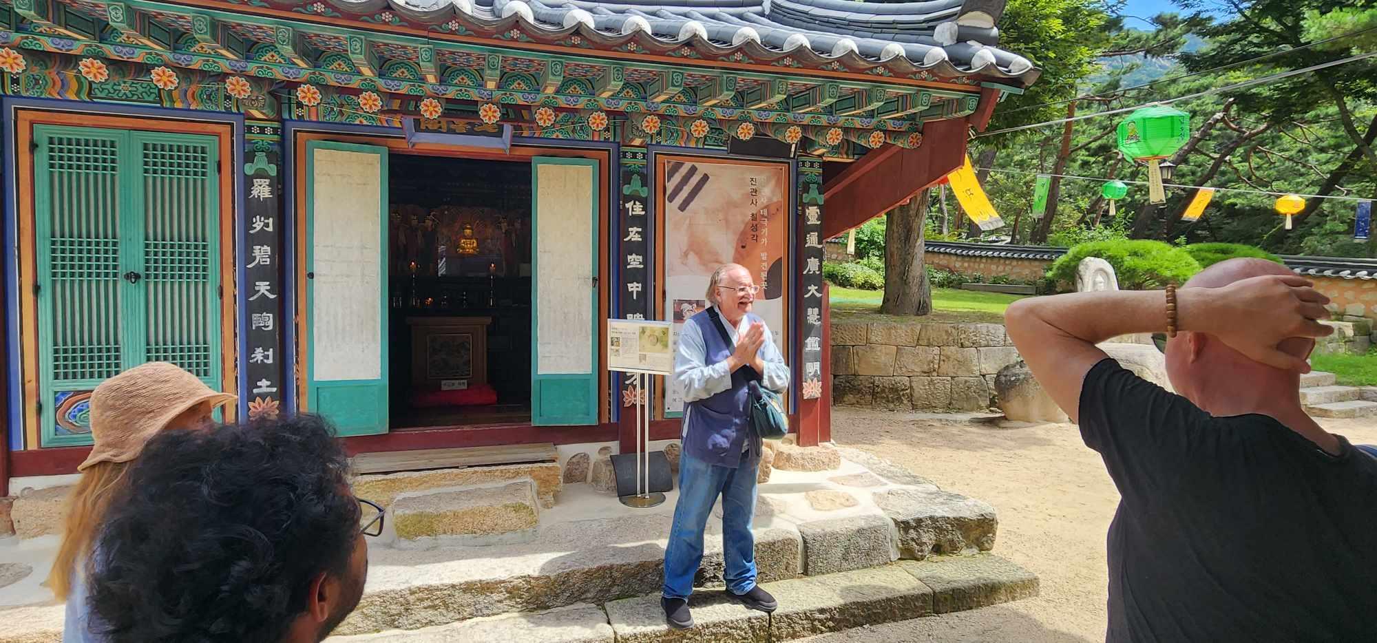 Seoul: Guided Tour of two Buddhist Temples & Hanok Village 3