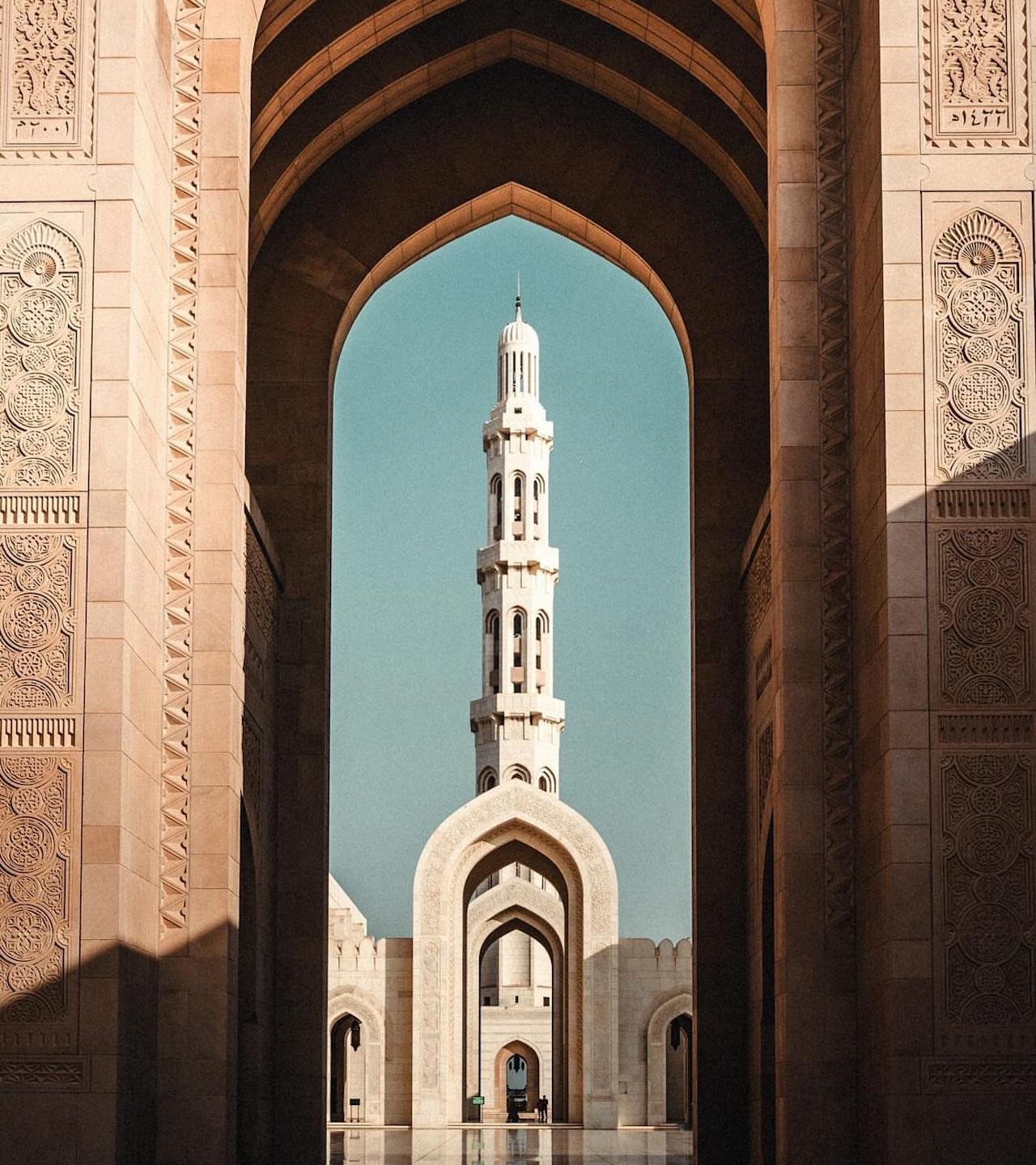 muscat city tour with pick up SMALL GROUP 7 PEOPLE MAX 2