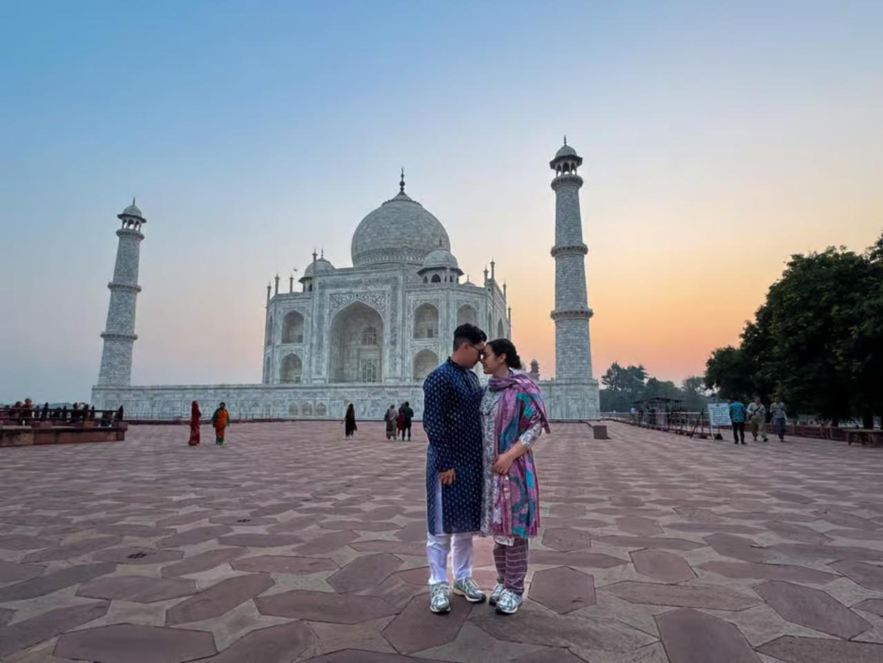 Agra: Taj Mahal and Mausoleum Guided Tour with Skip-the-Line 2