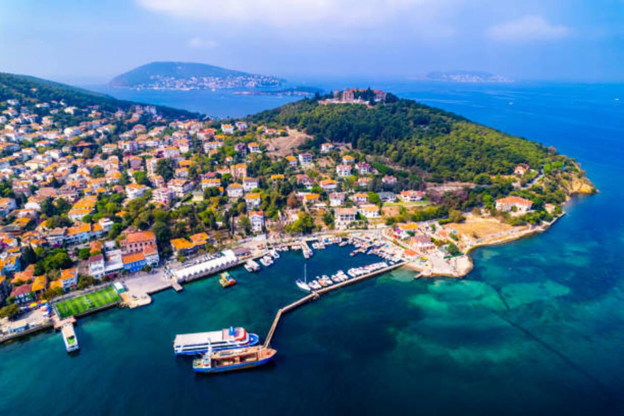 Istanbul: Princes’ Islands Cruise with Lunch & Free Time