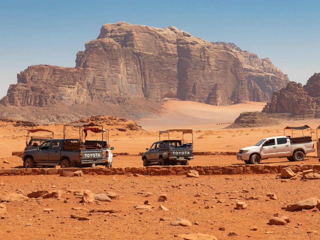 Wadi Rum: Bedouin Camp, Fire Dinner & Desert Experience 2
