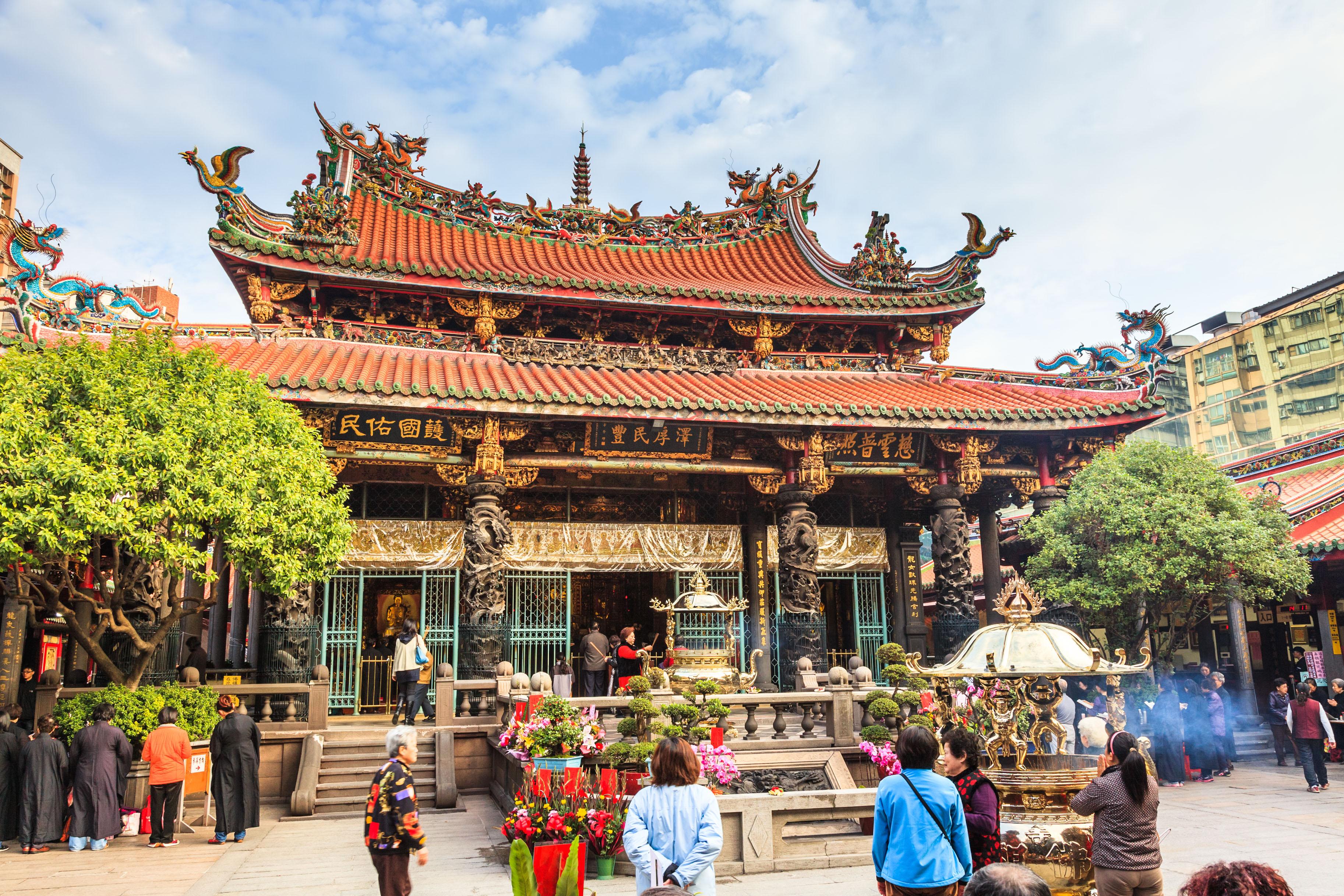 From Taoyuan Airport: Taipei 4-Hour Private Layover Tour 3