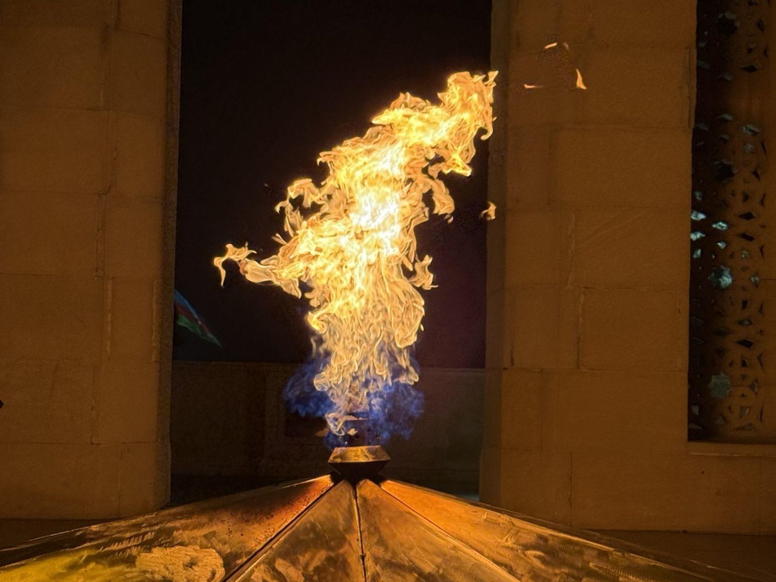 Baku: Night Tour with Flame Towers 3