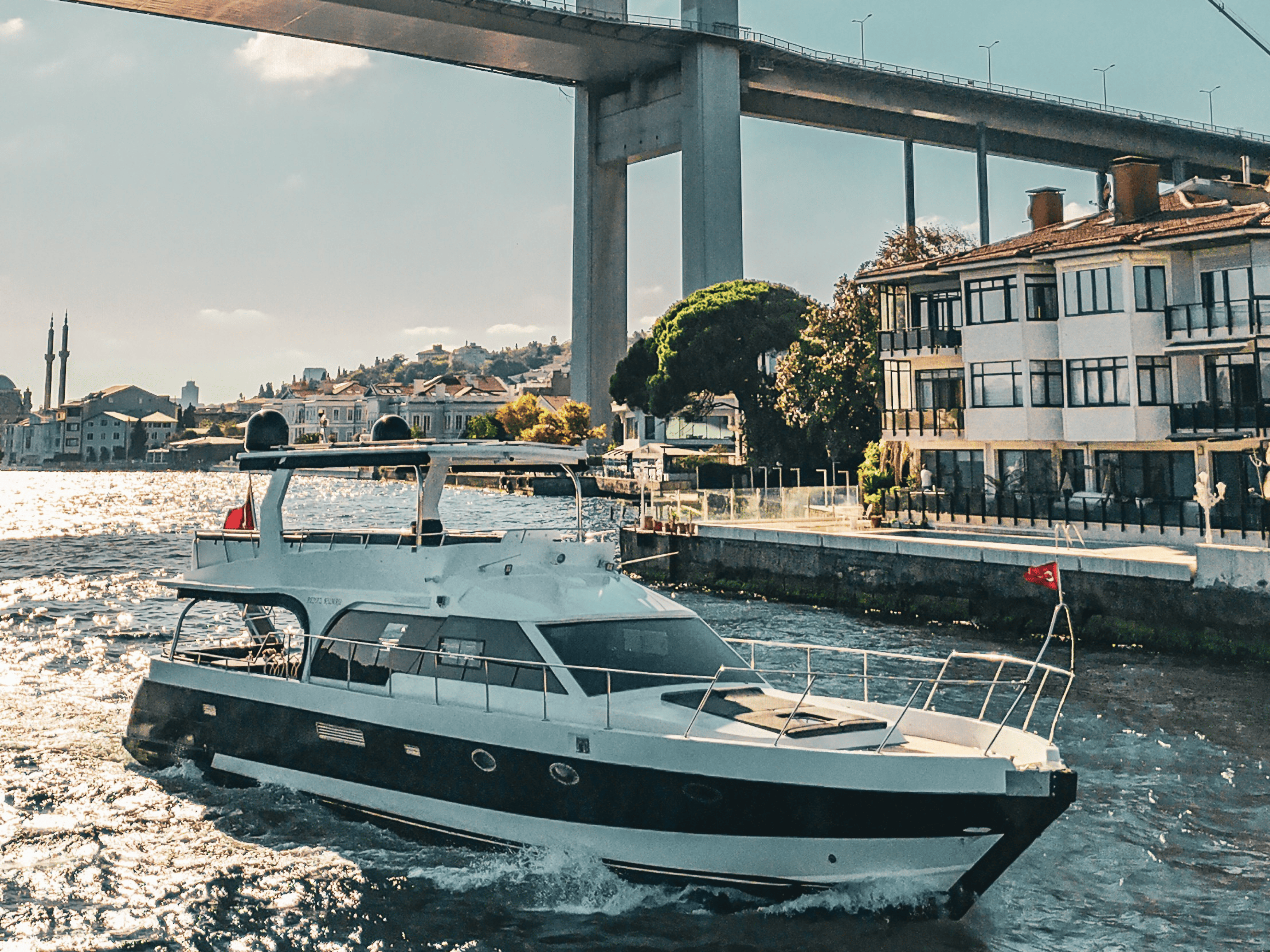Istanbul: Private Bosphorus Tour on Luxury Yacht Eco#8