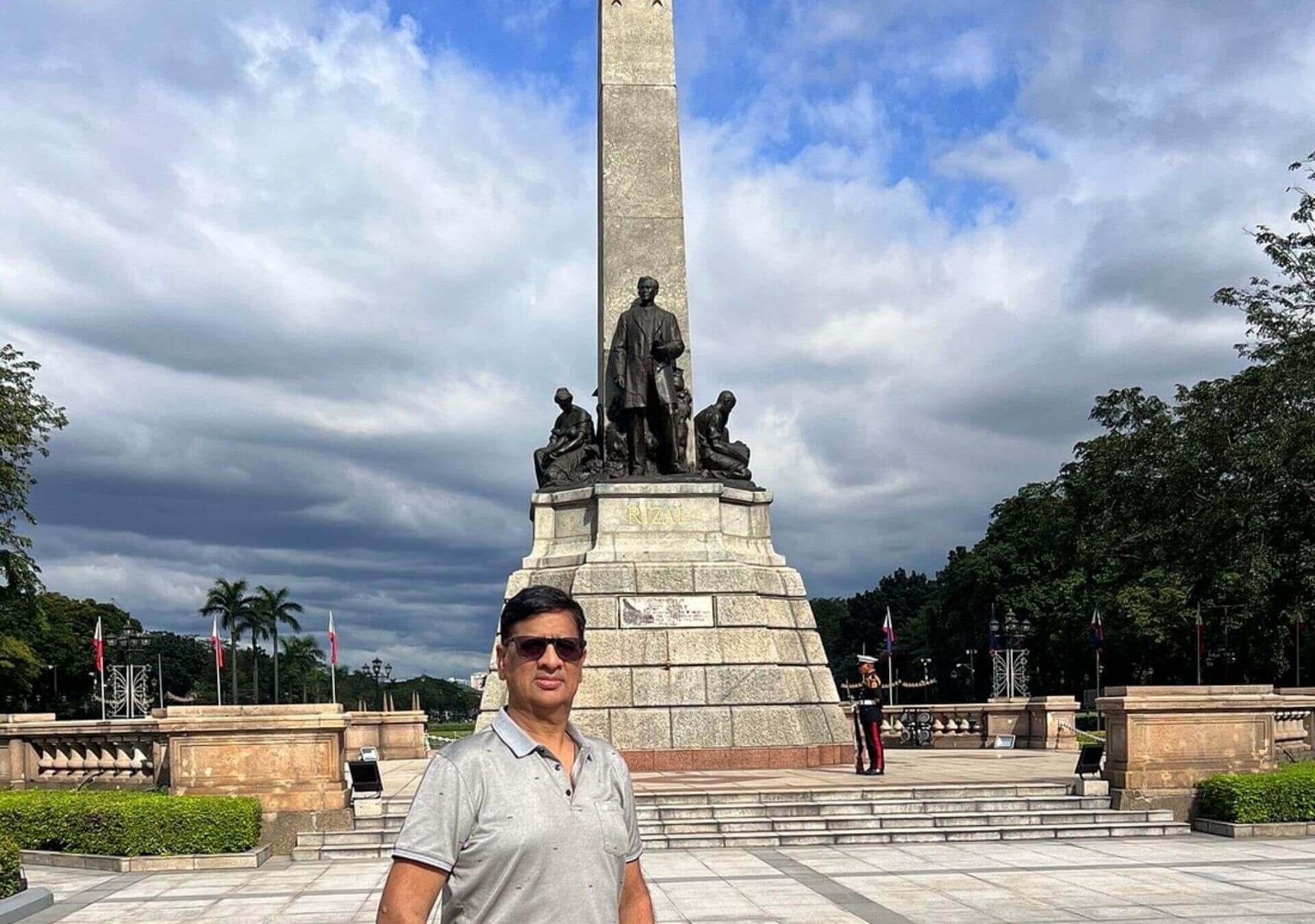 Manila Private Golden Hour Tour with Sunset by the Bay