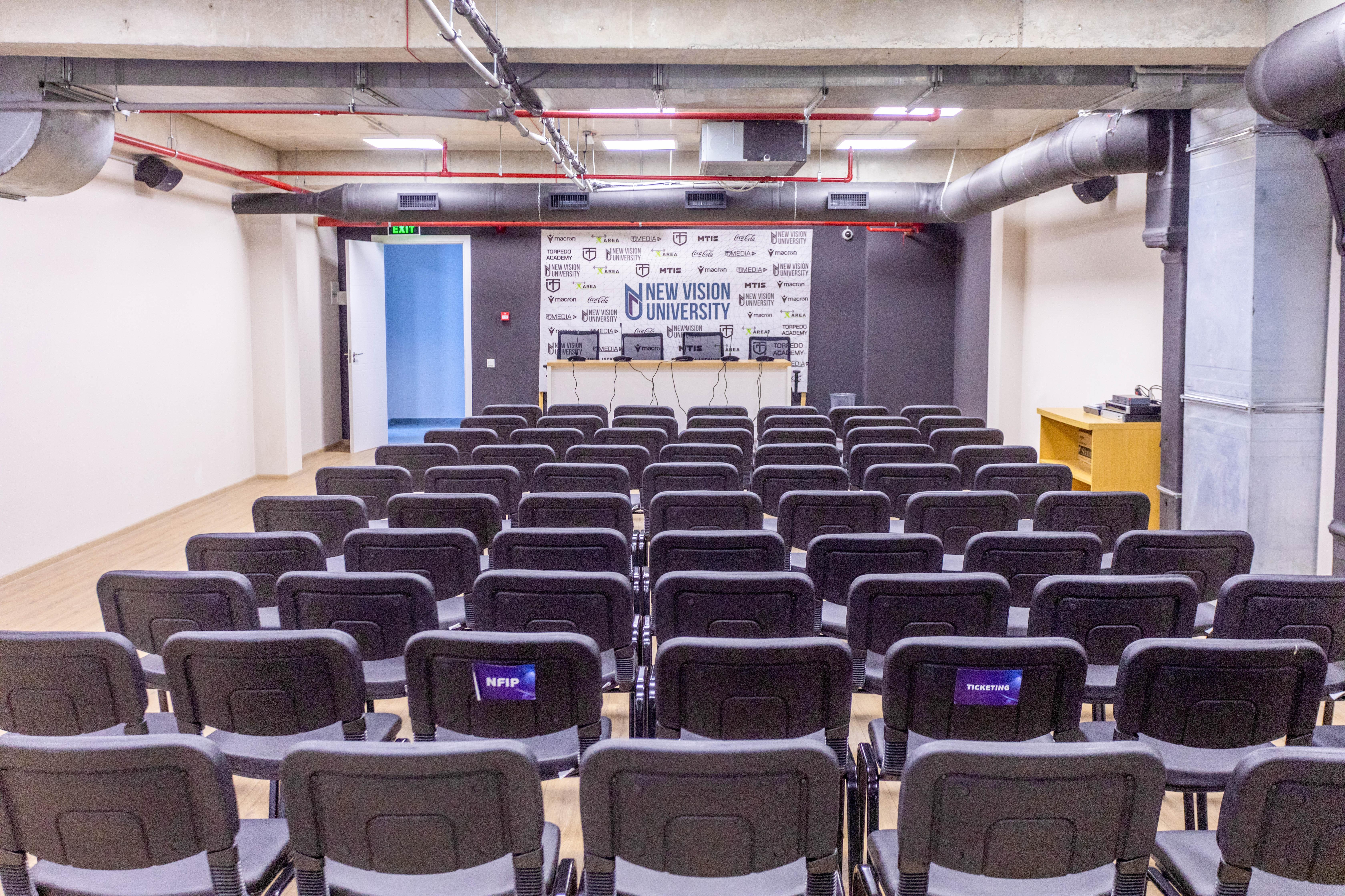 Kutaisi: FC Torpedo Stadium Guided Tour 3