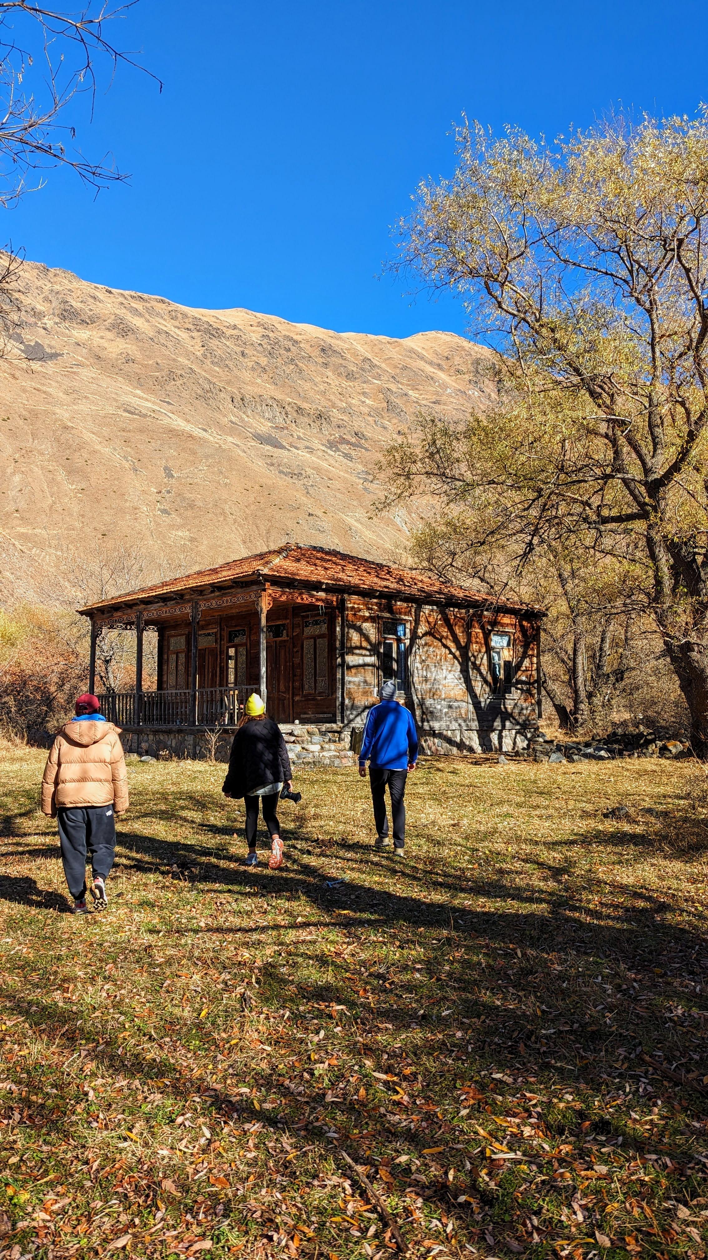 Tbilisi: One day Eco tour to Kazbegi by electric car 2