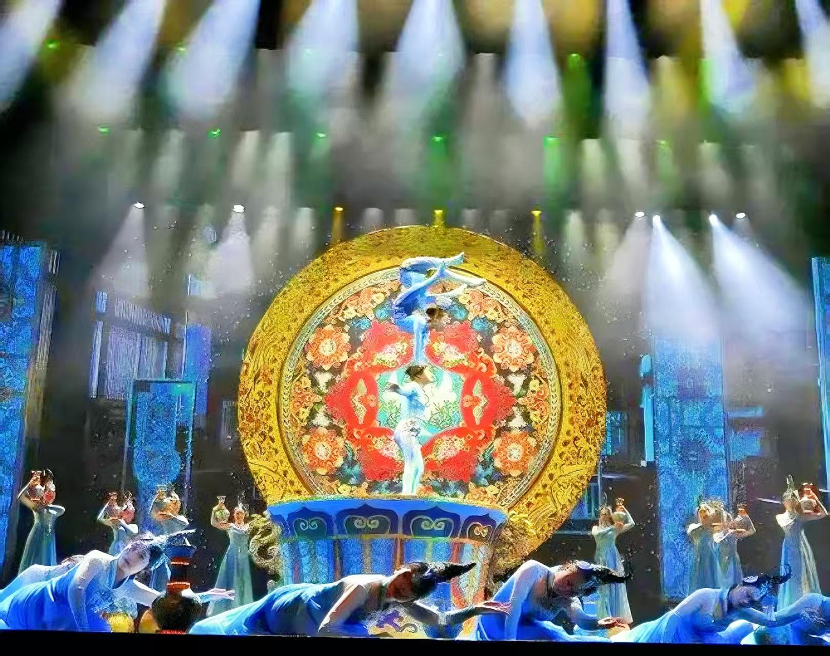 Beijing: Red Theatre Acrobatic Show Ticket with Transfers 3