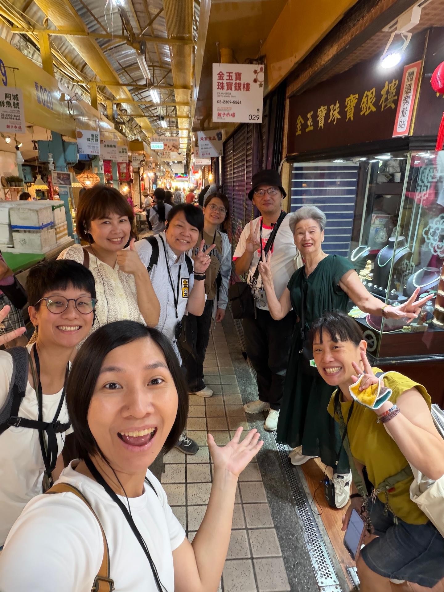 Taipei: Traditional Market Tour & Cooking Class 2