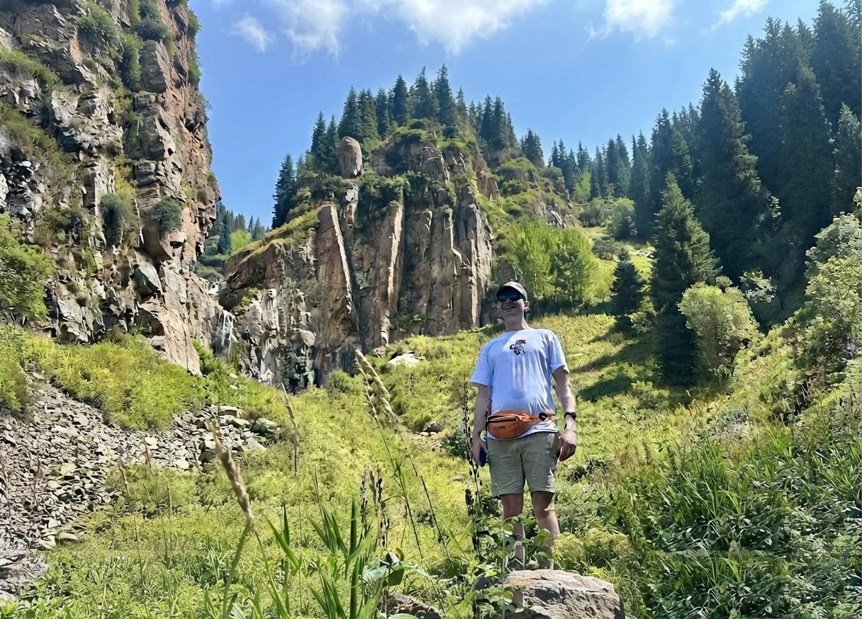 Almaty: Butakov Waterfall, Auyl Restaurant & Shymbulak Tour