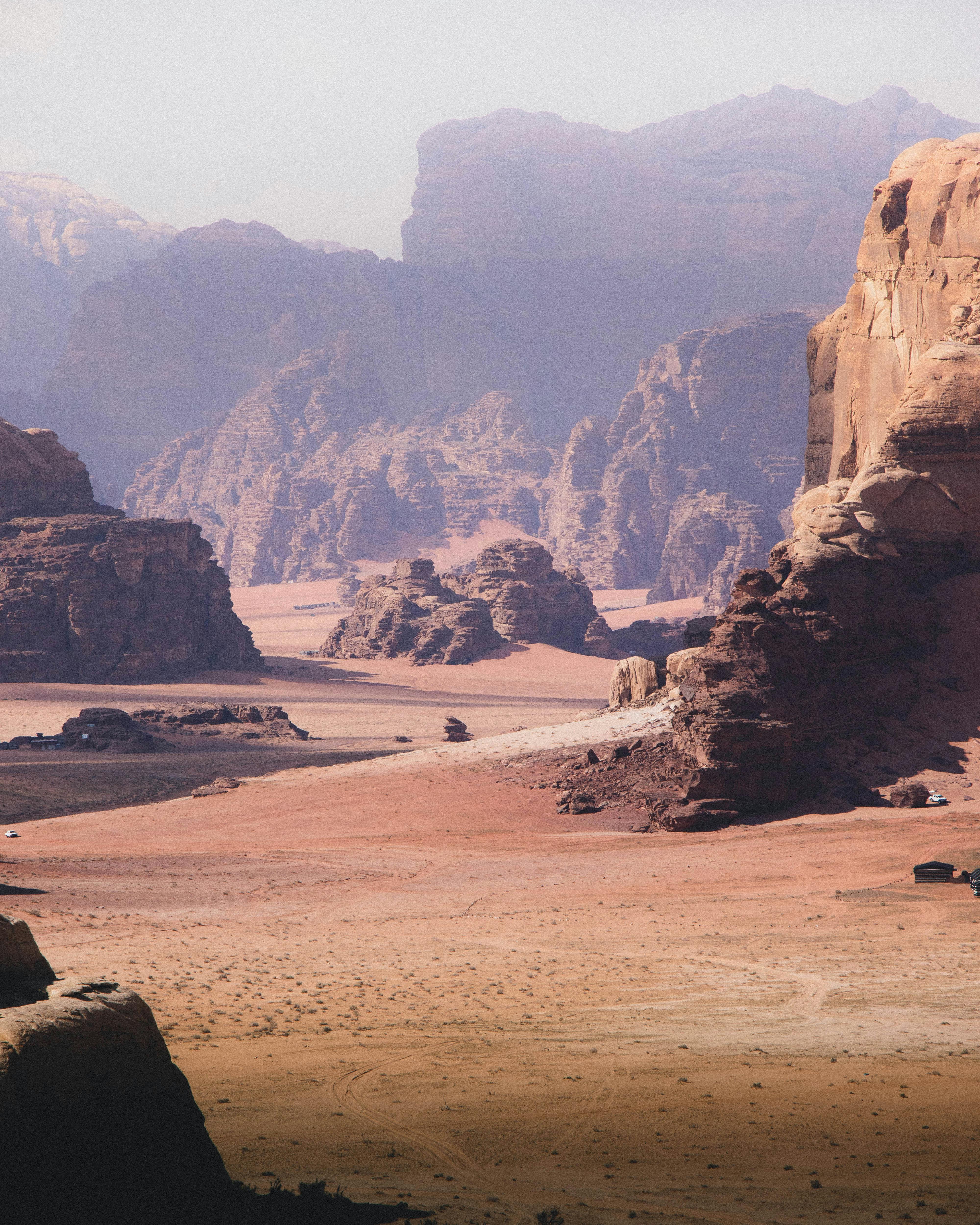 Wadi Rum: Jeep Tour, Hike, Bedouin Visit, and Meal 3