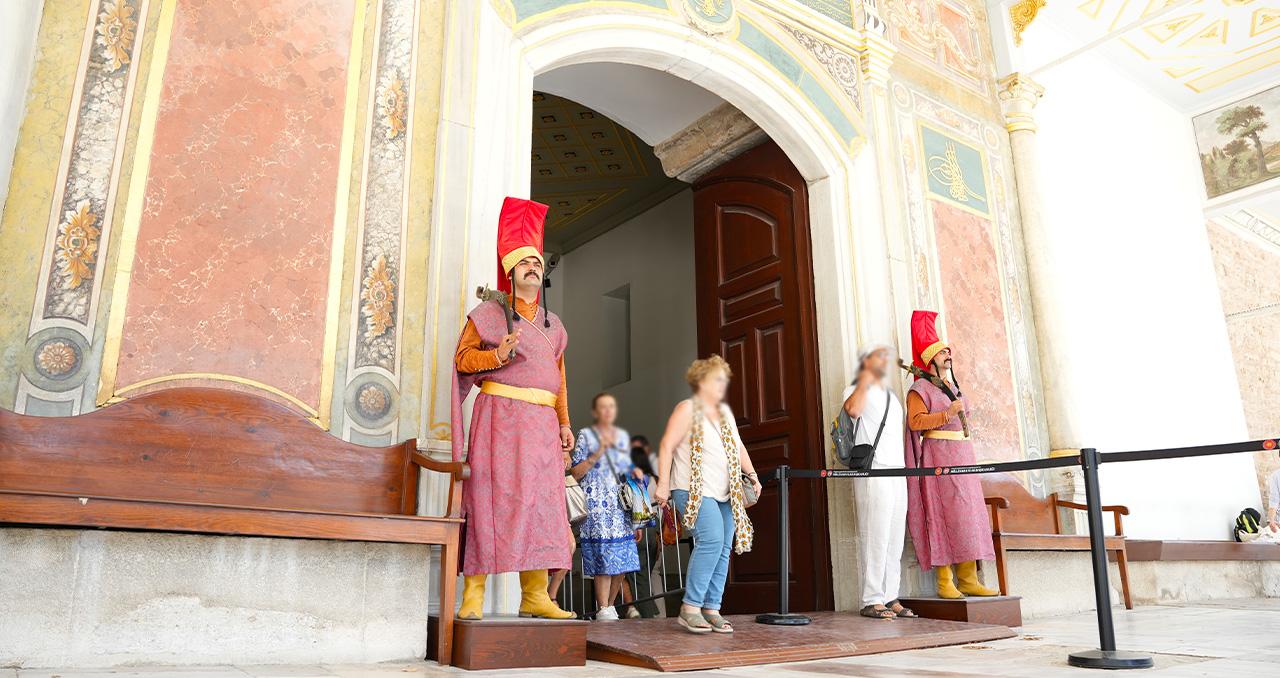 Topkapi Palace & Hagia Sophia Tickets + Audio Guide 2