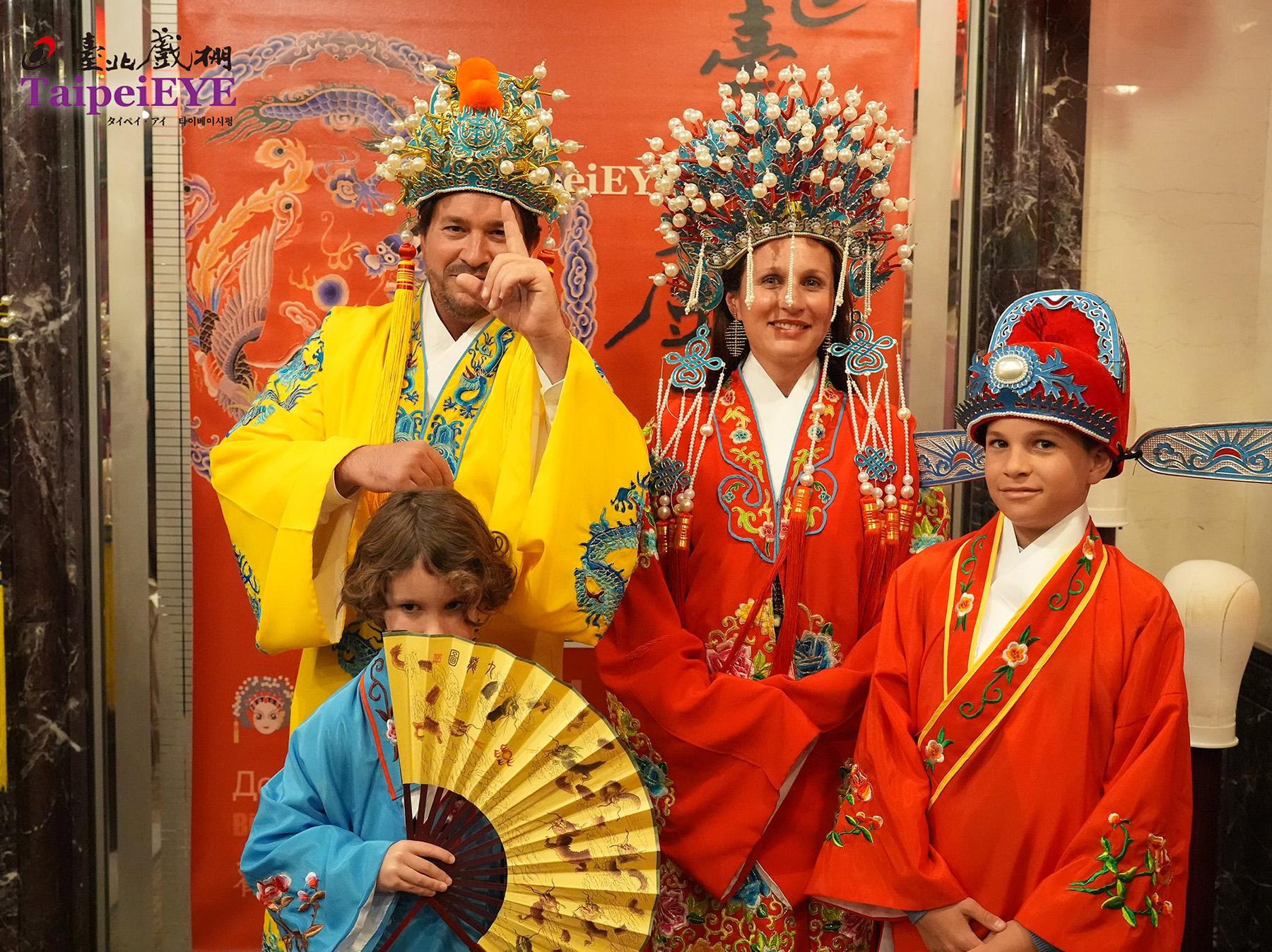 Taiwan Taipei: 9-Hour Culture & Opera Day Tour at TaipeiEYE