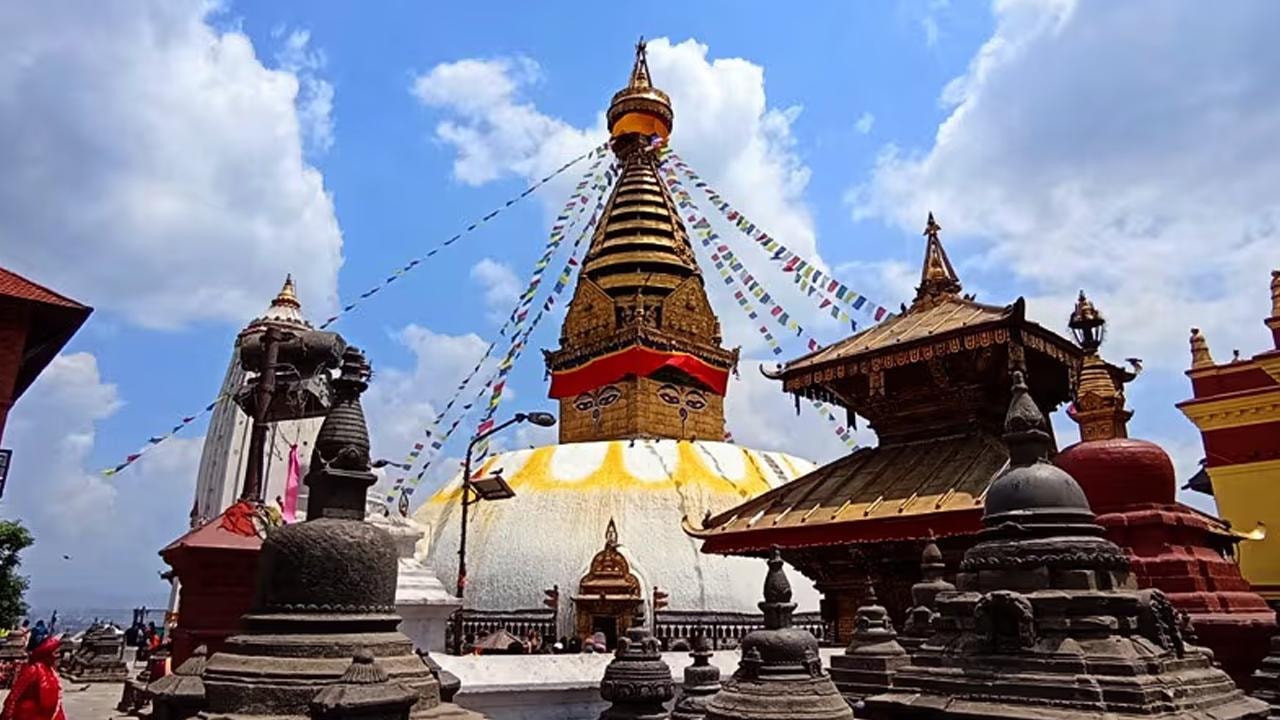 Kathmandu: Chandragiri Cable Car & Swayambhunath Tour 2