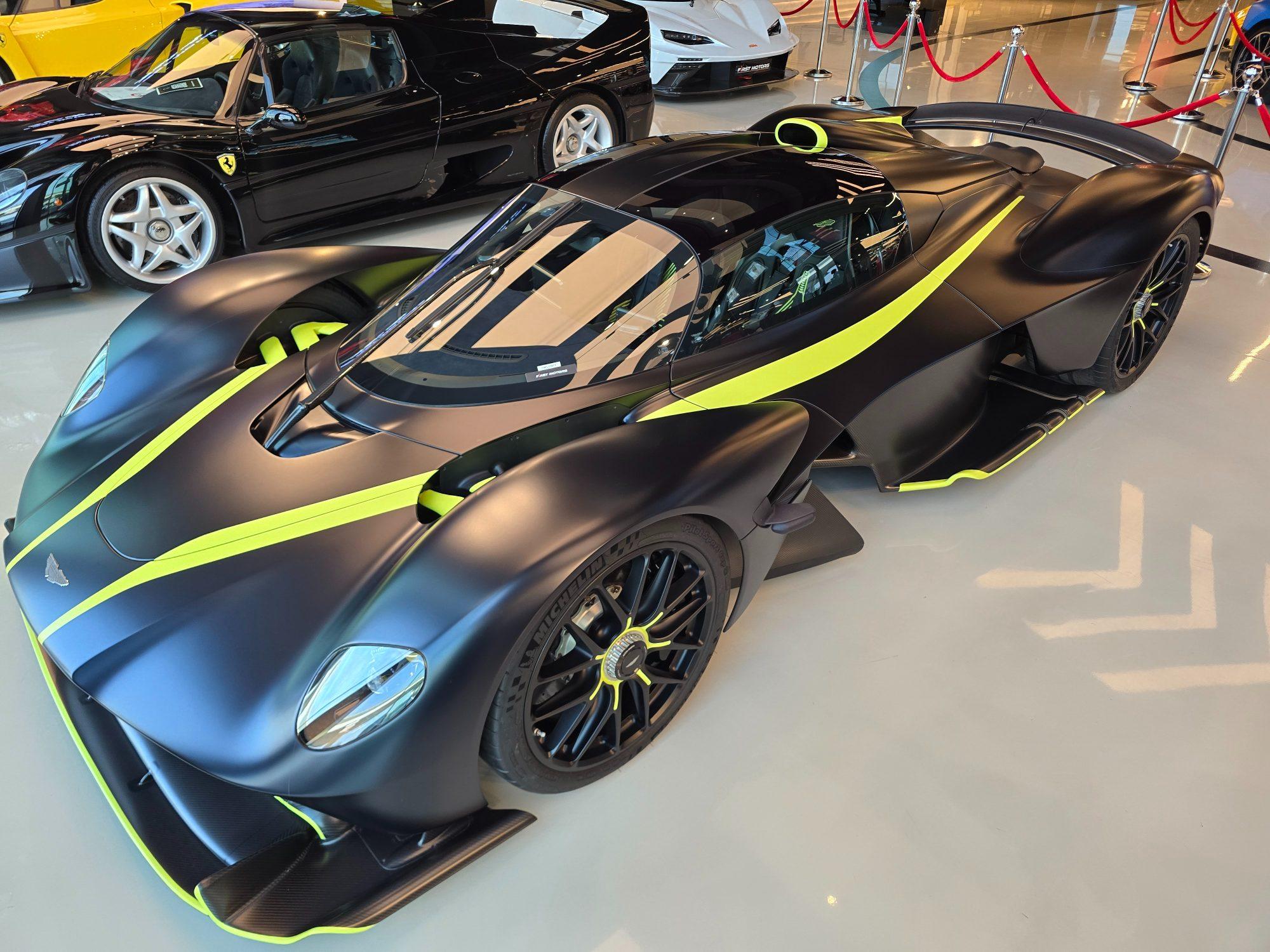 Dubai: Luxury Car Showroom Tour with Dubai Mall Drop-Off 3
