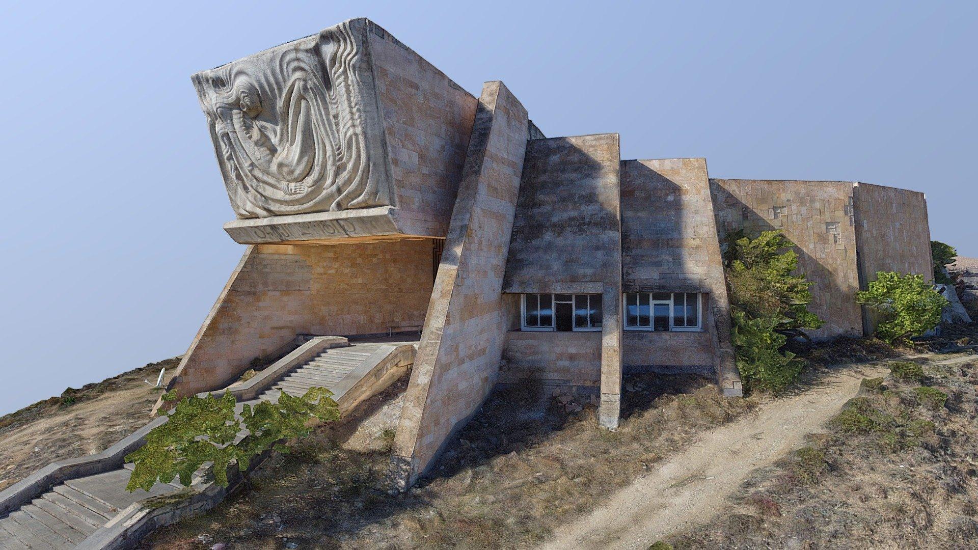 Tbilisi: Soviet Architecture Tour with Water Reservoir Visit 2