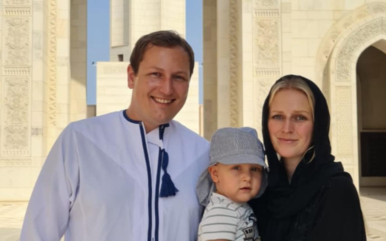 Muscat: Grand Mosque, Sinkhole, & Fins Beach - Romantic Cave