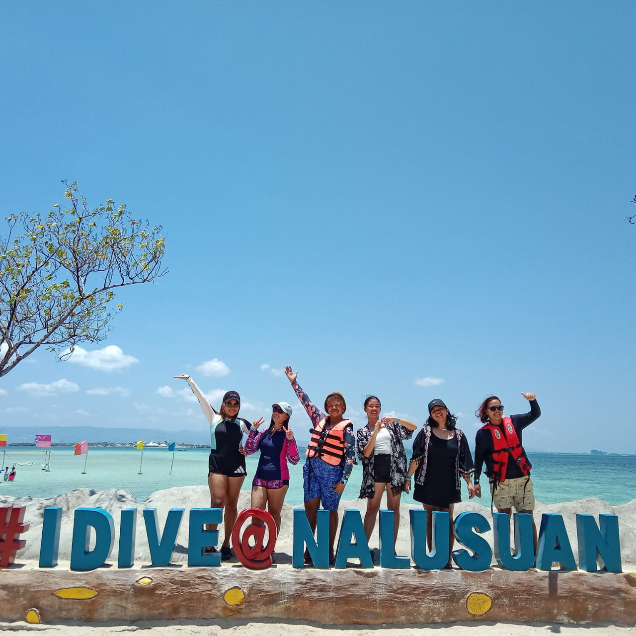 Gilutungan, Caohagan & Nalusuan: 3-Island Hop with Lunch