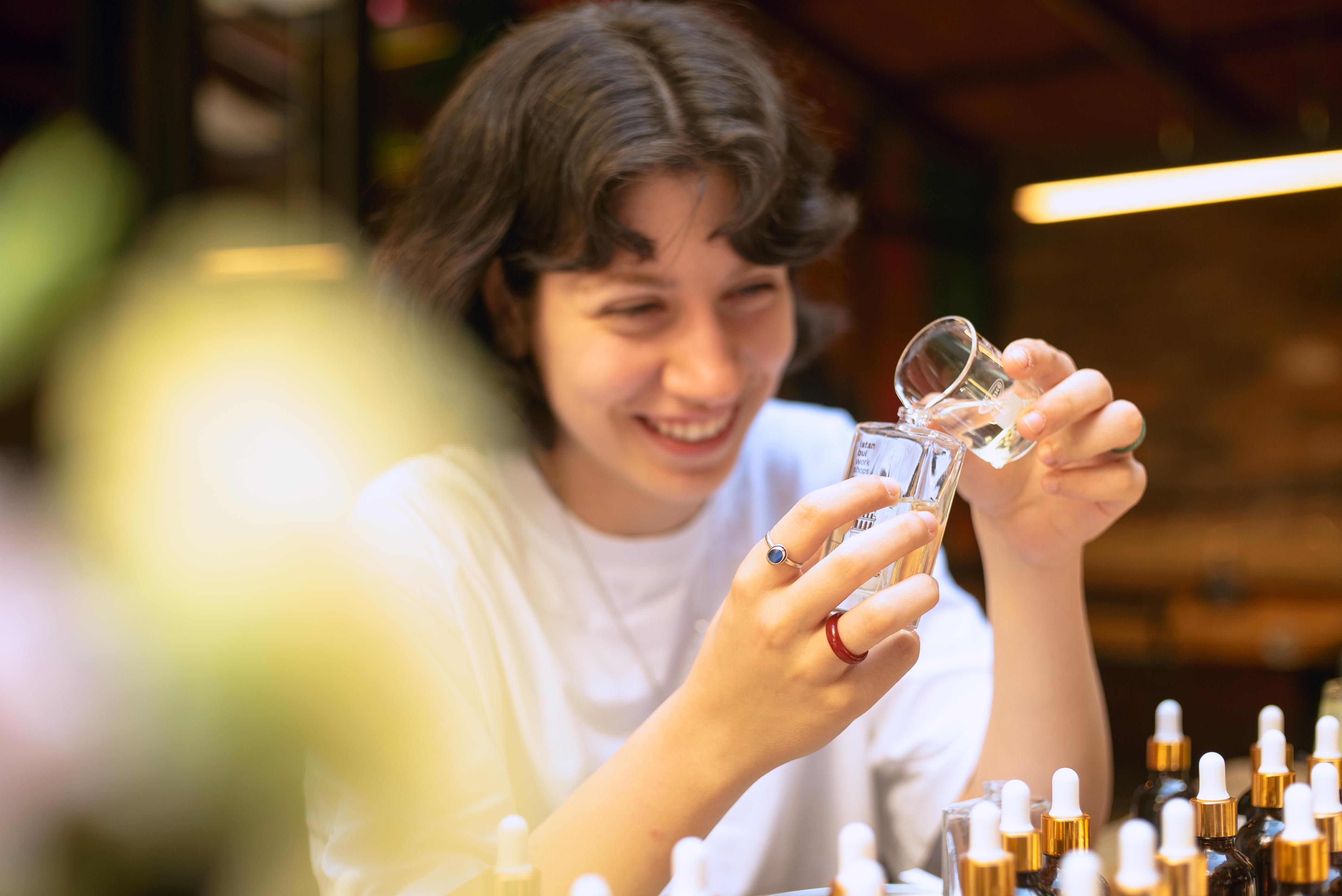 Istanbul: Perfume Workshop at Old Wooden Mansion, 90+ Oils 3