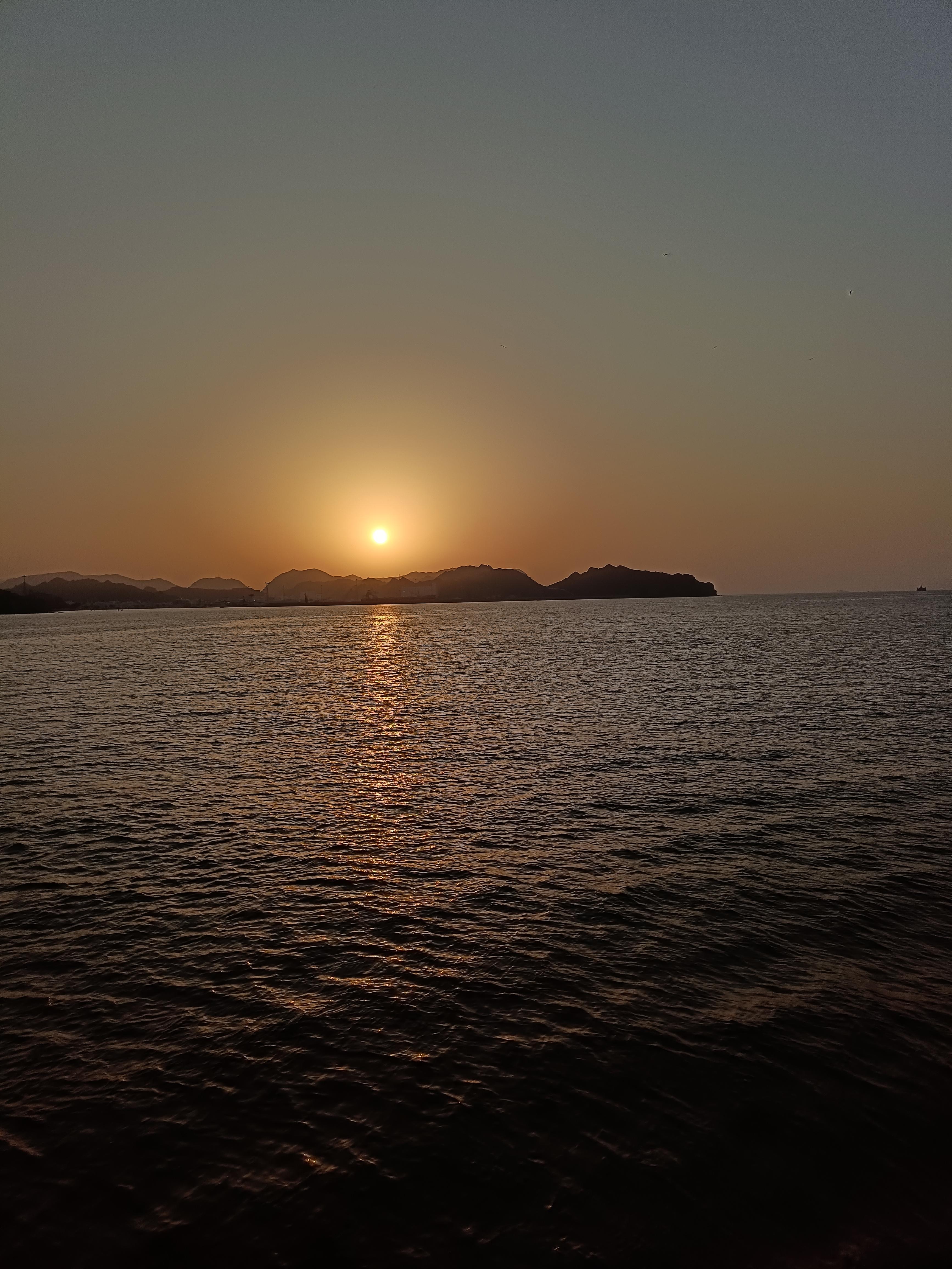 Muscat: Sunset Cruise & Coastal Boat Tour with Refreshments 2