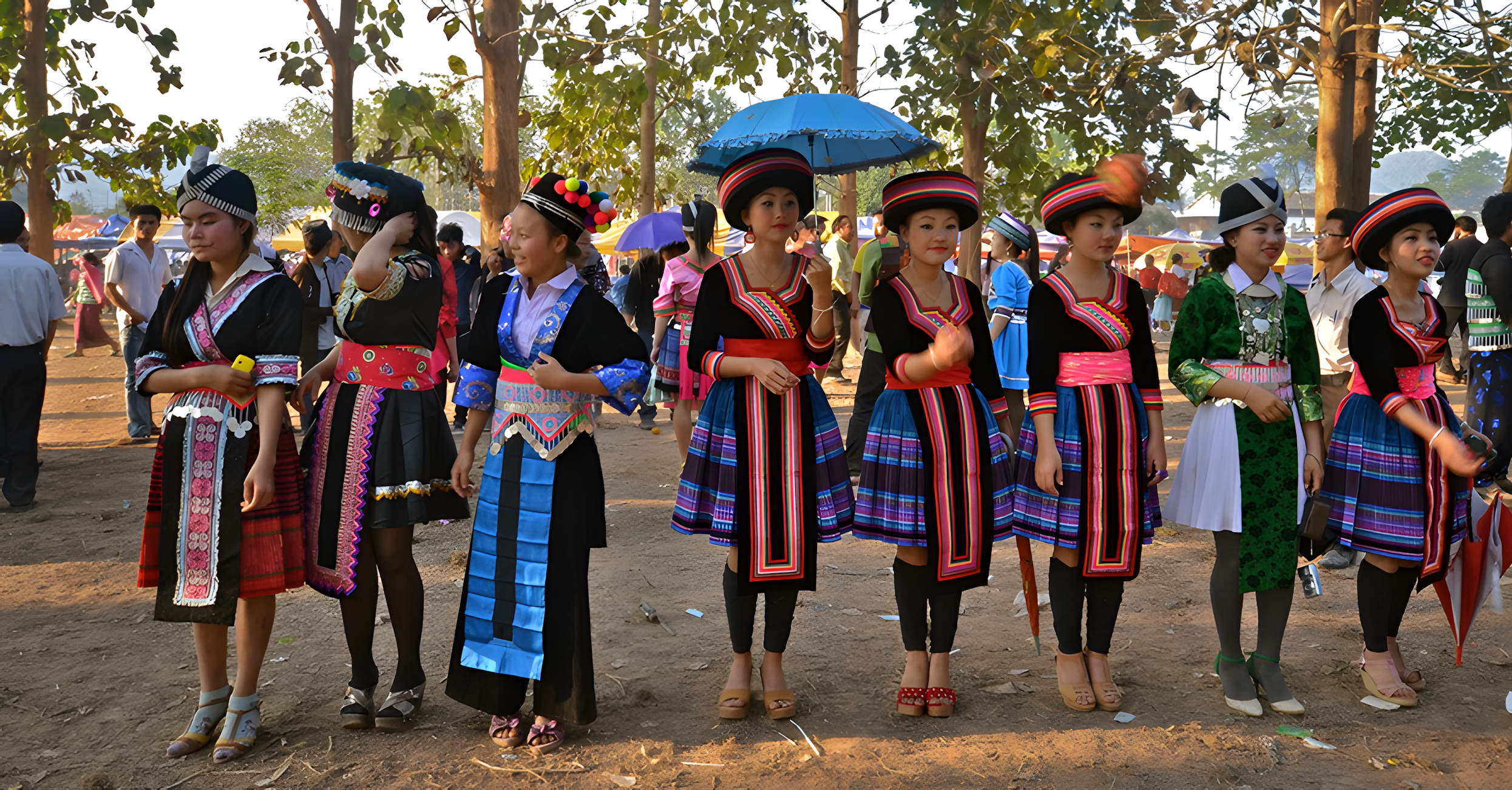 Luang Prabang: Tuk-Tuk Tour of the City & Hmong Villages 2