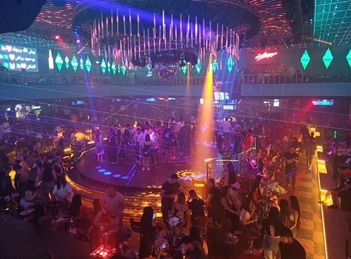 Baku: Nightclub Entry with Hotel Transfer 3