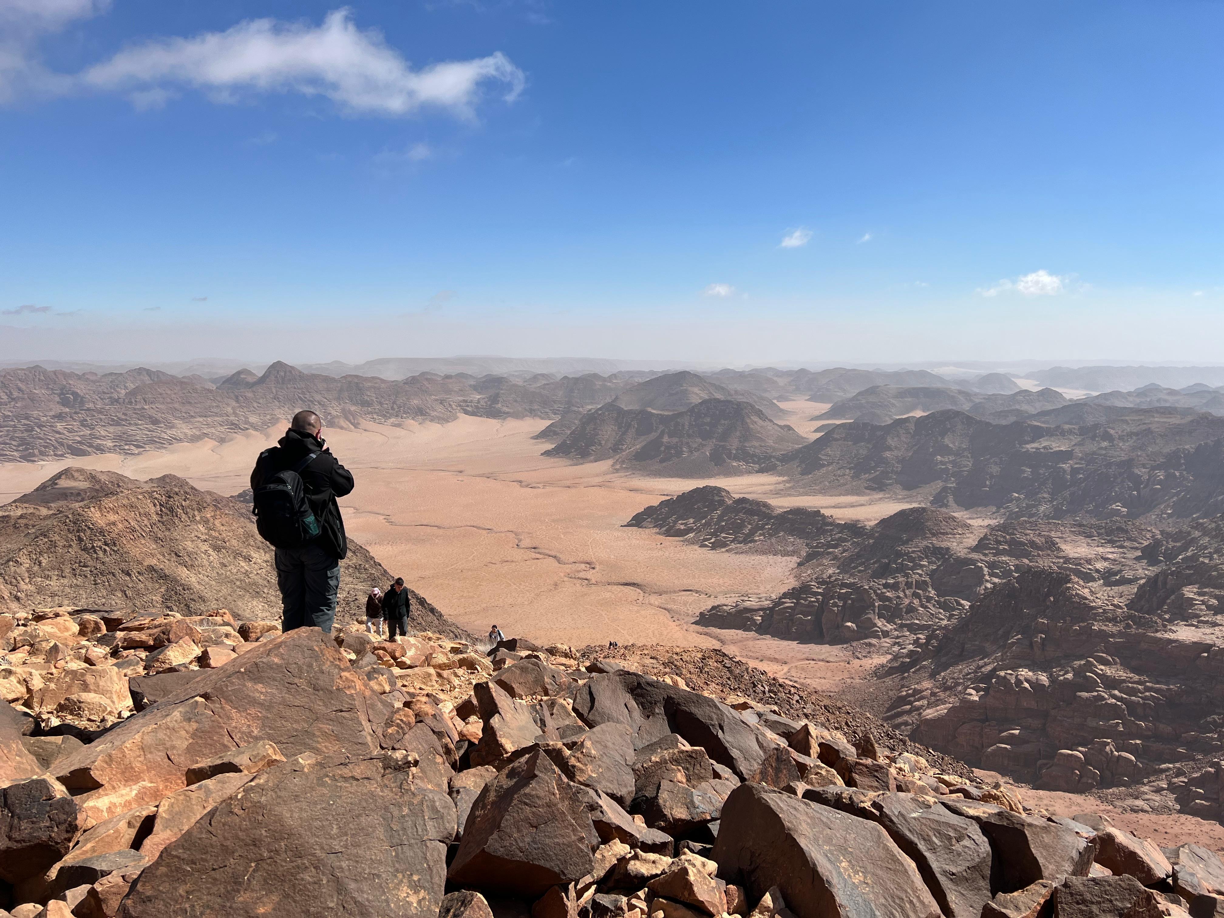 Wadi Rum: Hike to Jebel Umm ad Dami with Local Guide 2
