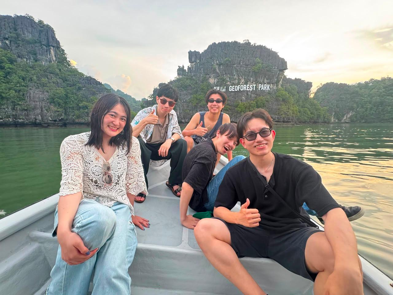 Langkawi: Beach and Lake Tour with Fish Feeding 3