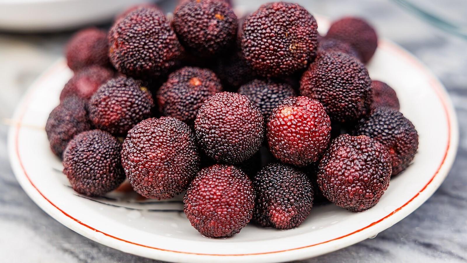 Shanghai: Xianghu Flowers & Bayberry Private Day Trip