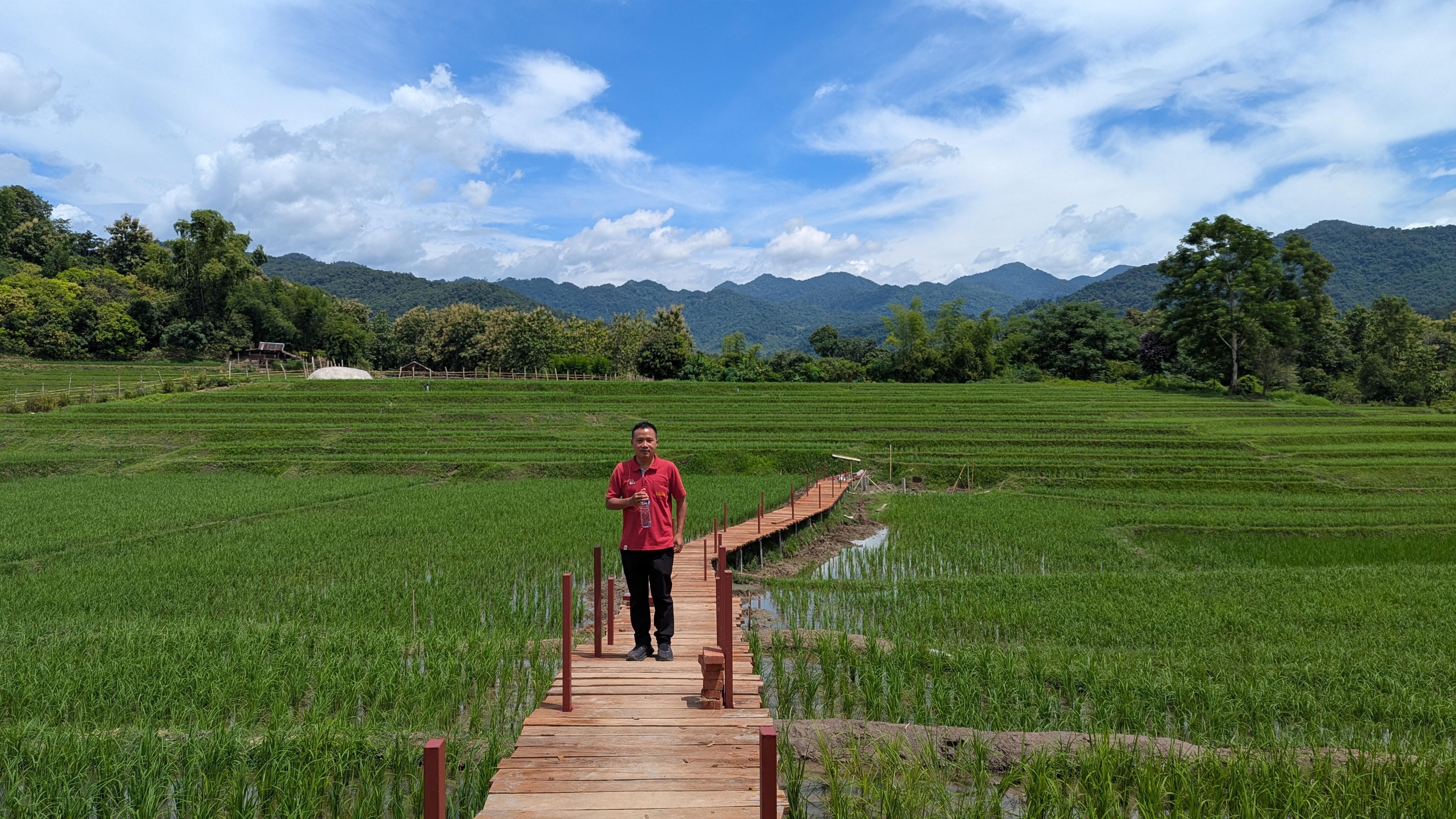 Luang Prabang: 2-Day Kuang Si Falls Trek & Rice Farm Tour