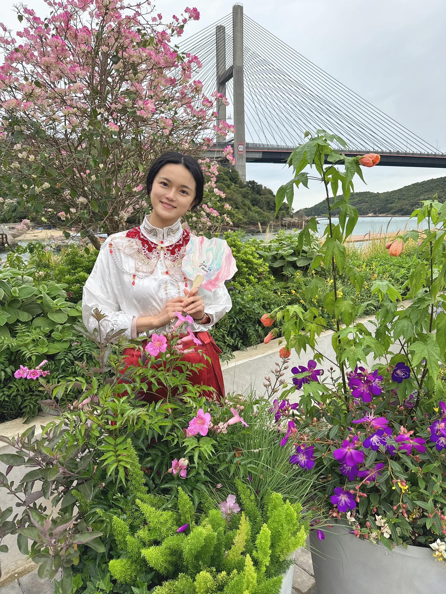 Hong Kong: Traditional Chinese Costume Hanfu Central Pier8 2
