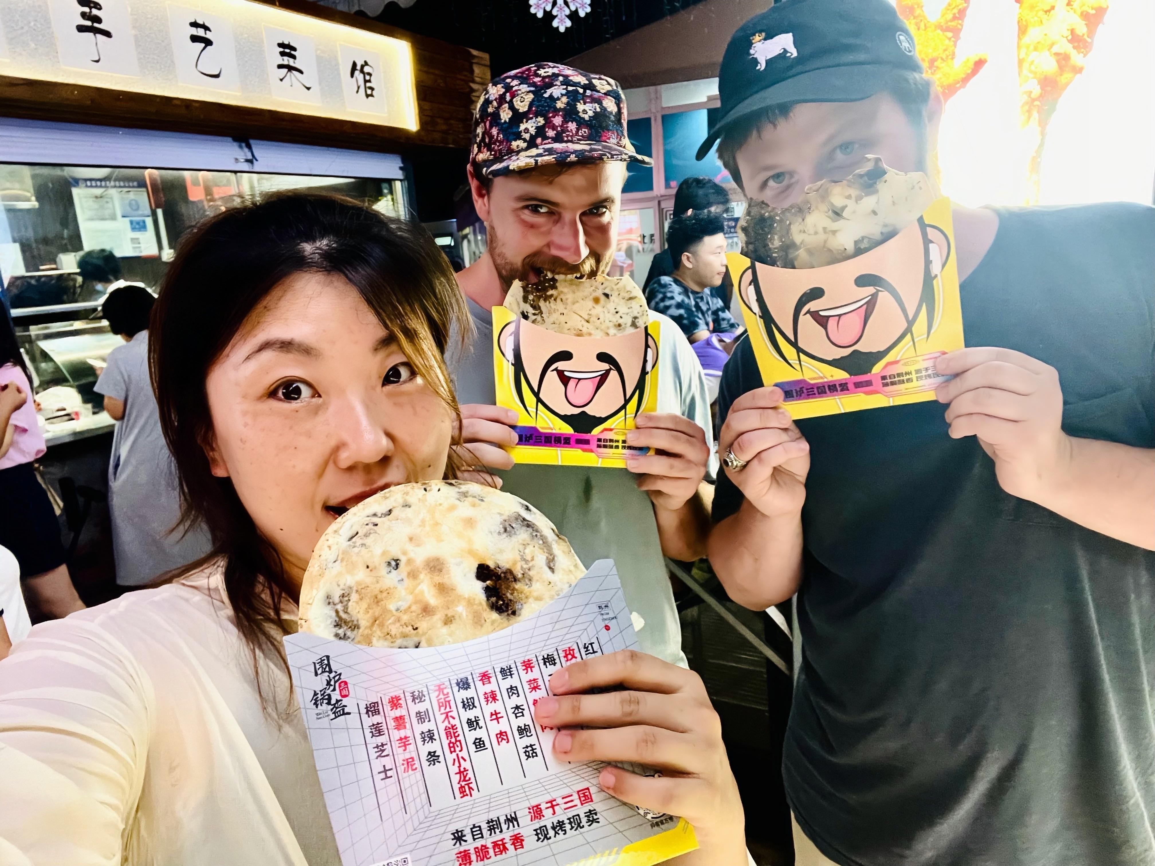 Night Market Haggling Adventure with an English Guide! 2