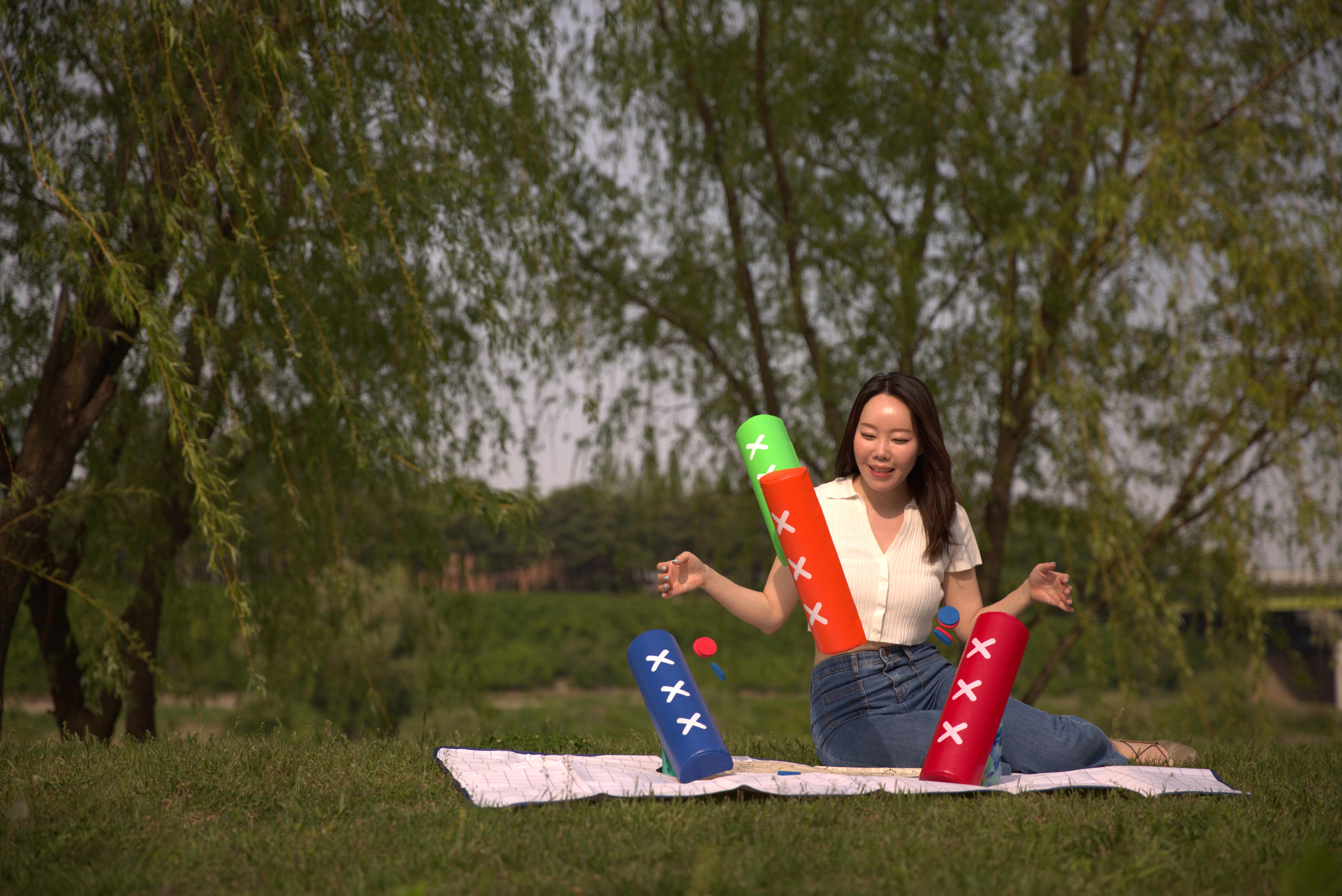 Unique Native Experience: Han River Picnic, Board Game, BBQ 3