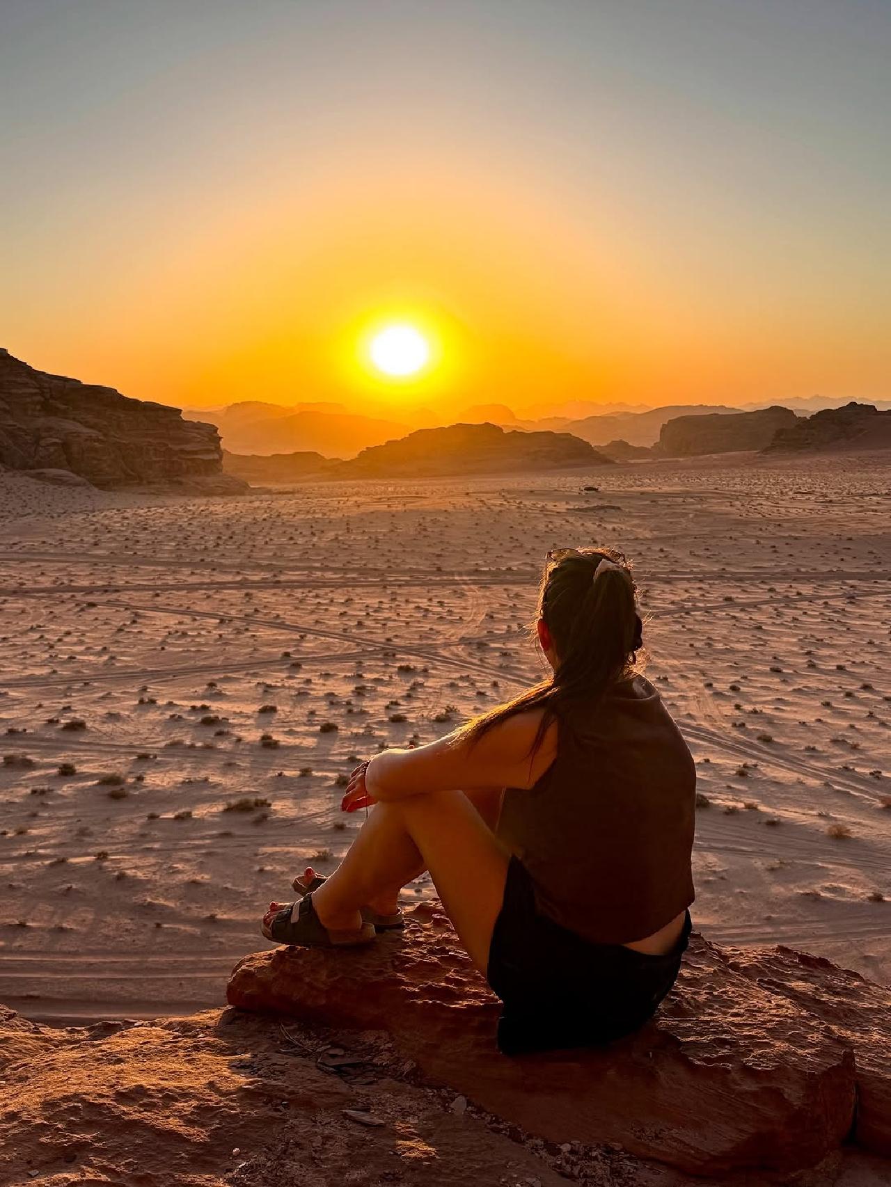 Wadi Rum: Mixed Camel Tour / Jeep Tour / Sandboarding 3