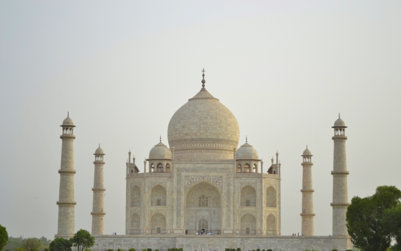 From Delhi: Same Day Taj Mahal Tour By Car with Lunch