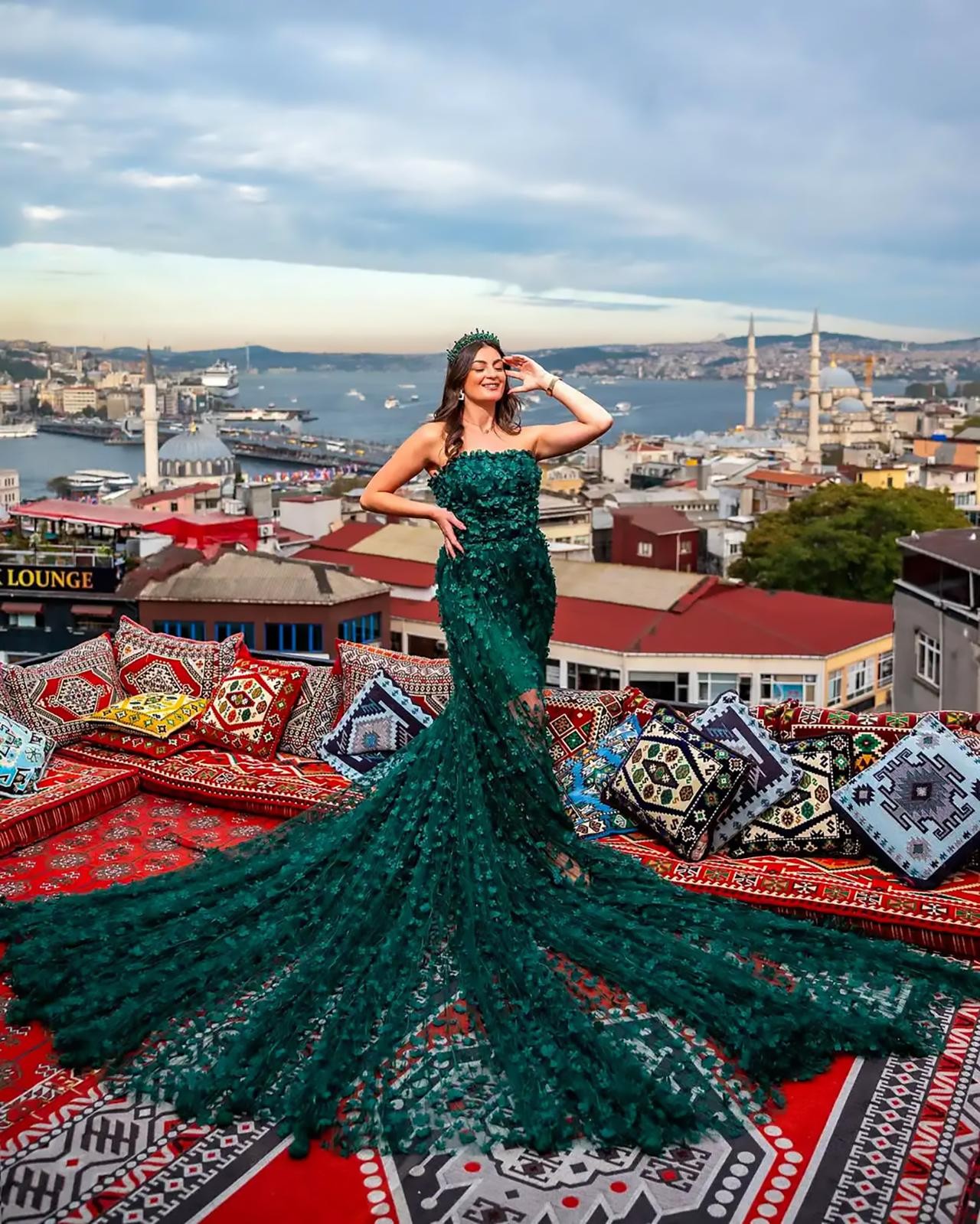 Istanbul: Rooftop Photoshoot with a Dress