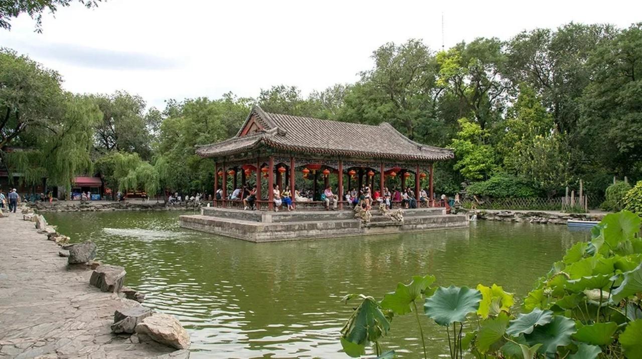 Beijing: Prince Gong's Mansion & Shichahai Tour 3