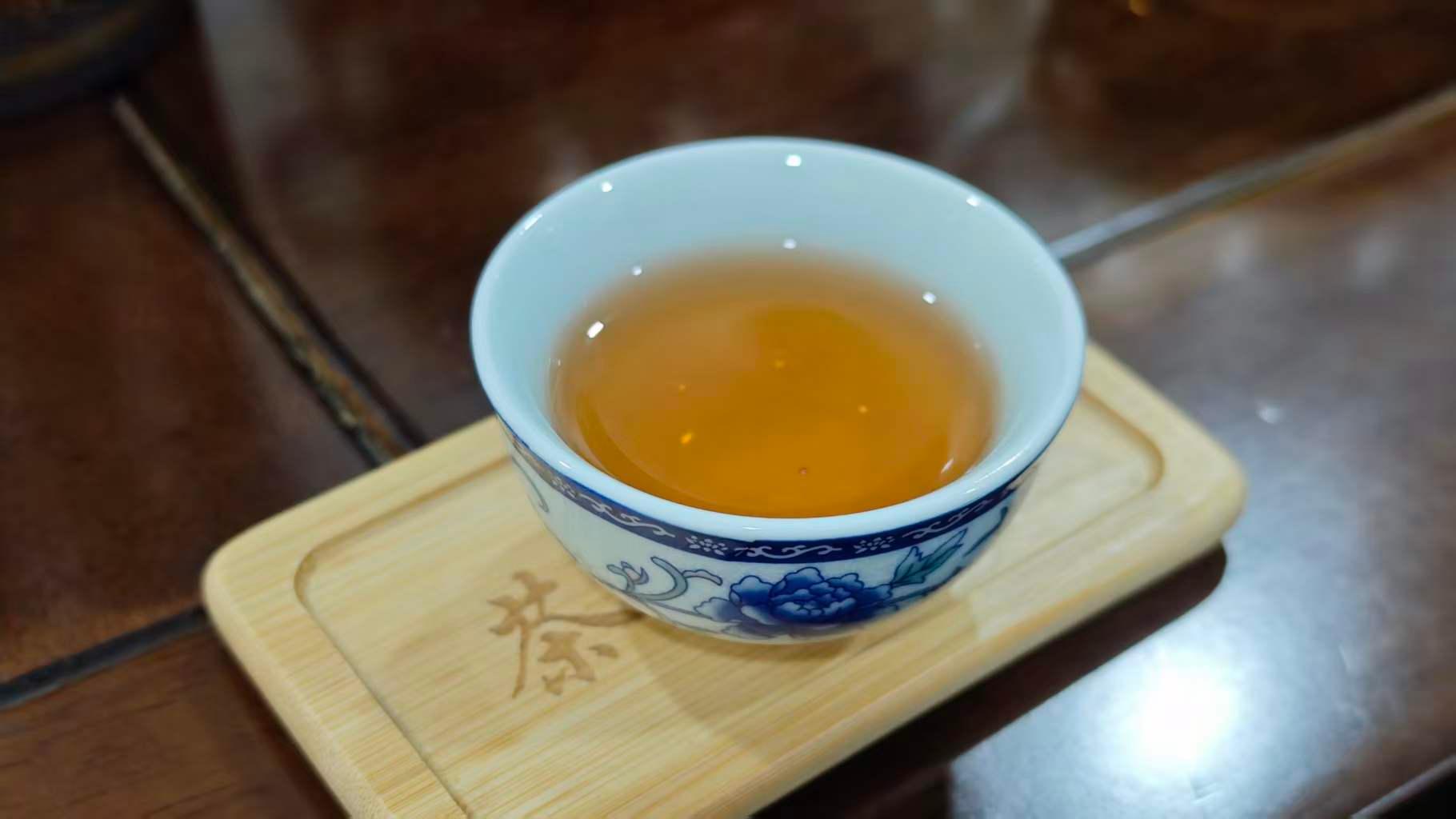 Step into Old Shanghai: Traditional Costume & Tea Experience 2