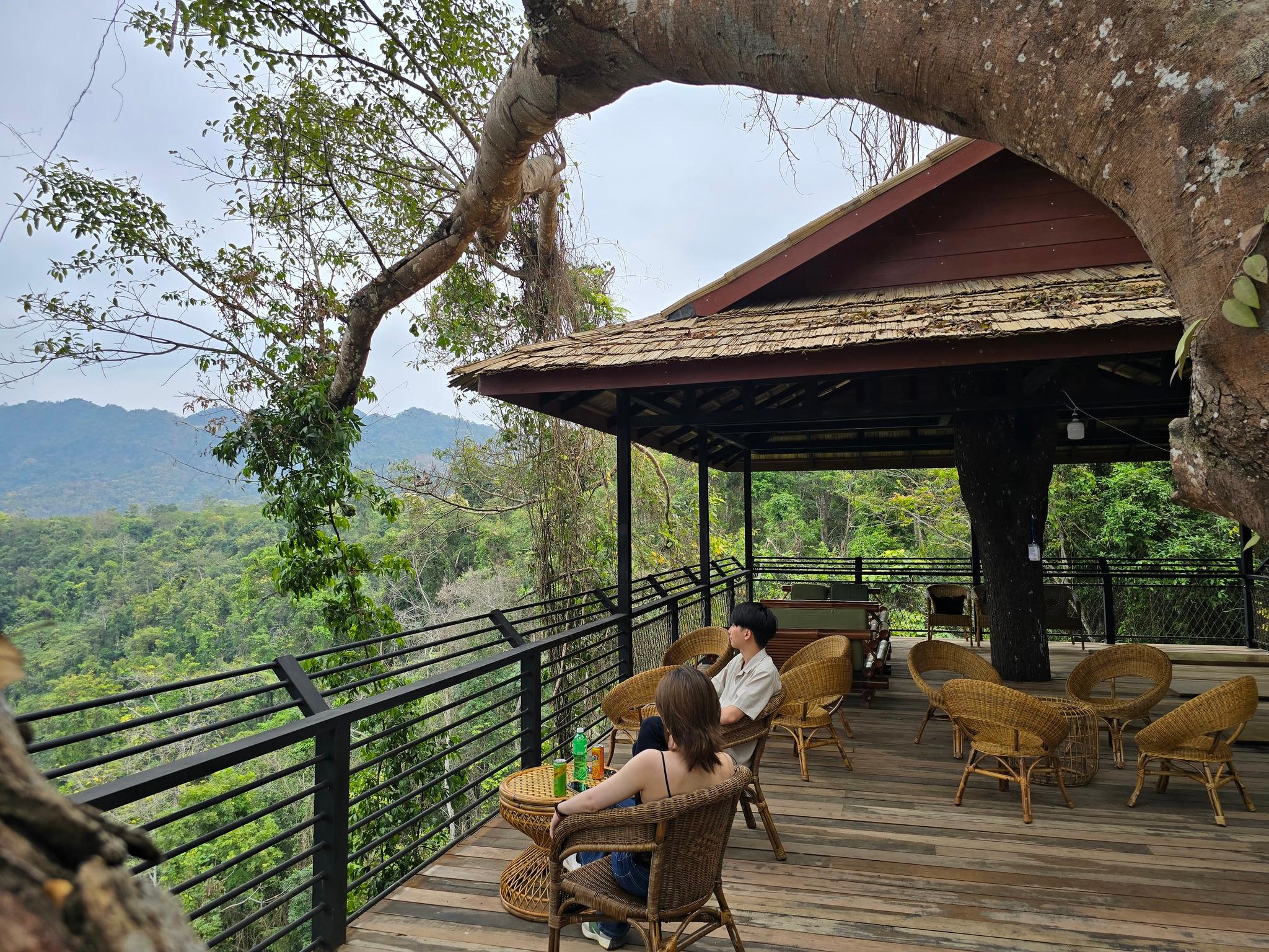 Kuang Si Waterfall: 5-Line Ziplining & Tree Top Cafe Tour 3