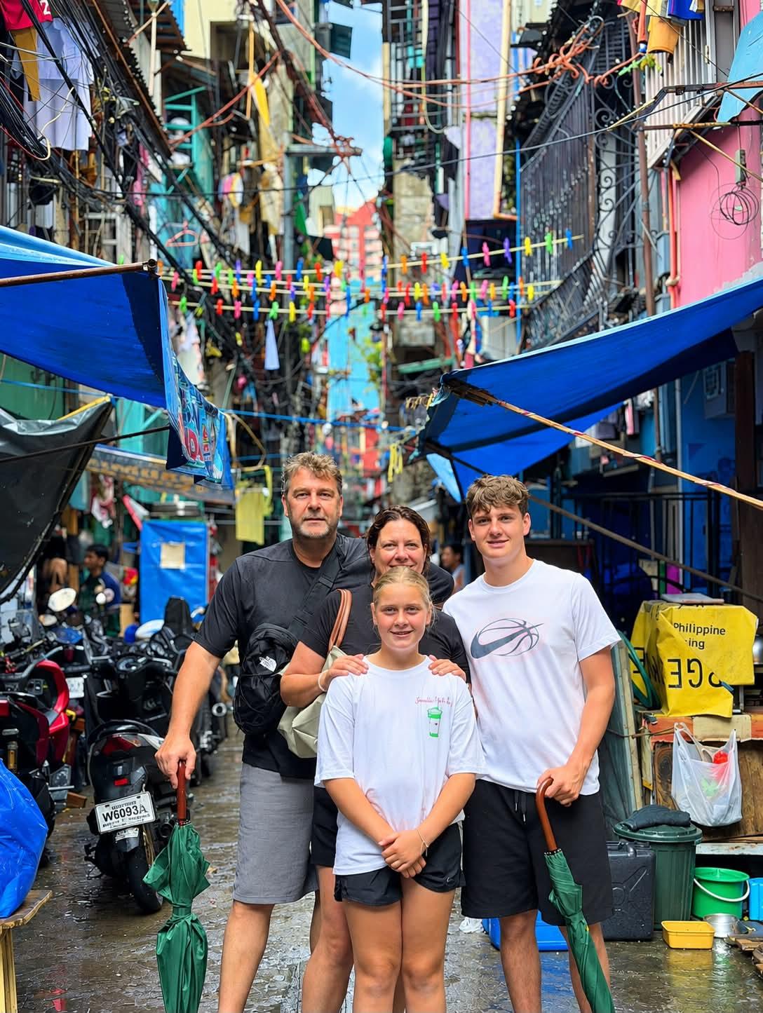 Tondo Walking Tour: Local Life & Untold Stories