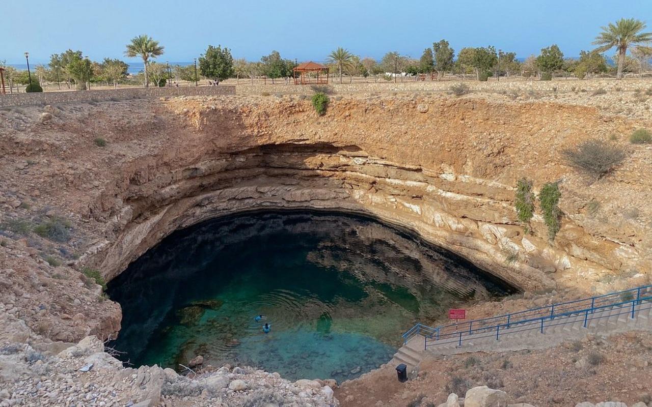 2 Days Oman Adventure Wadi Shab & Wahiba Sand Desert 2