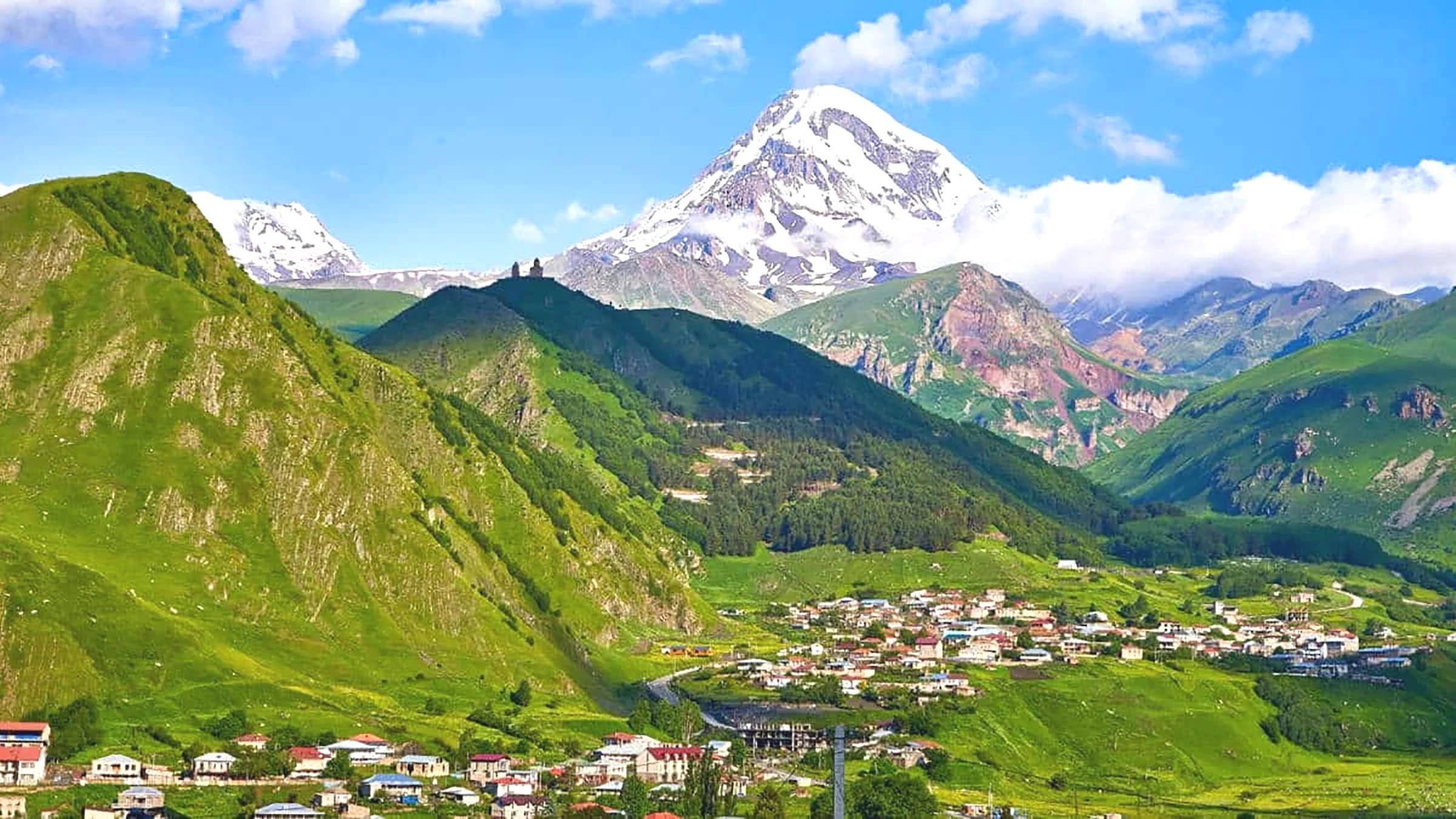 From Tbilisi to Kazbegi tour With paraglidng 2