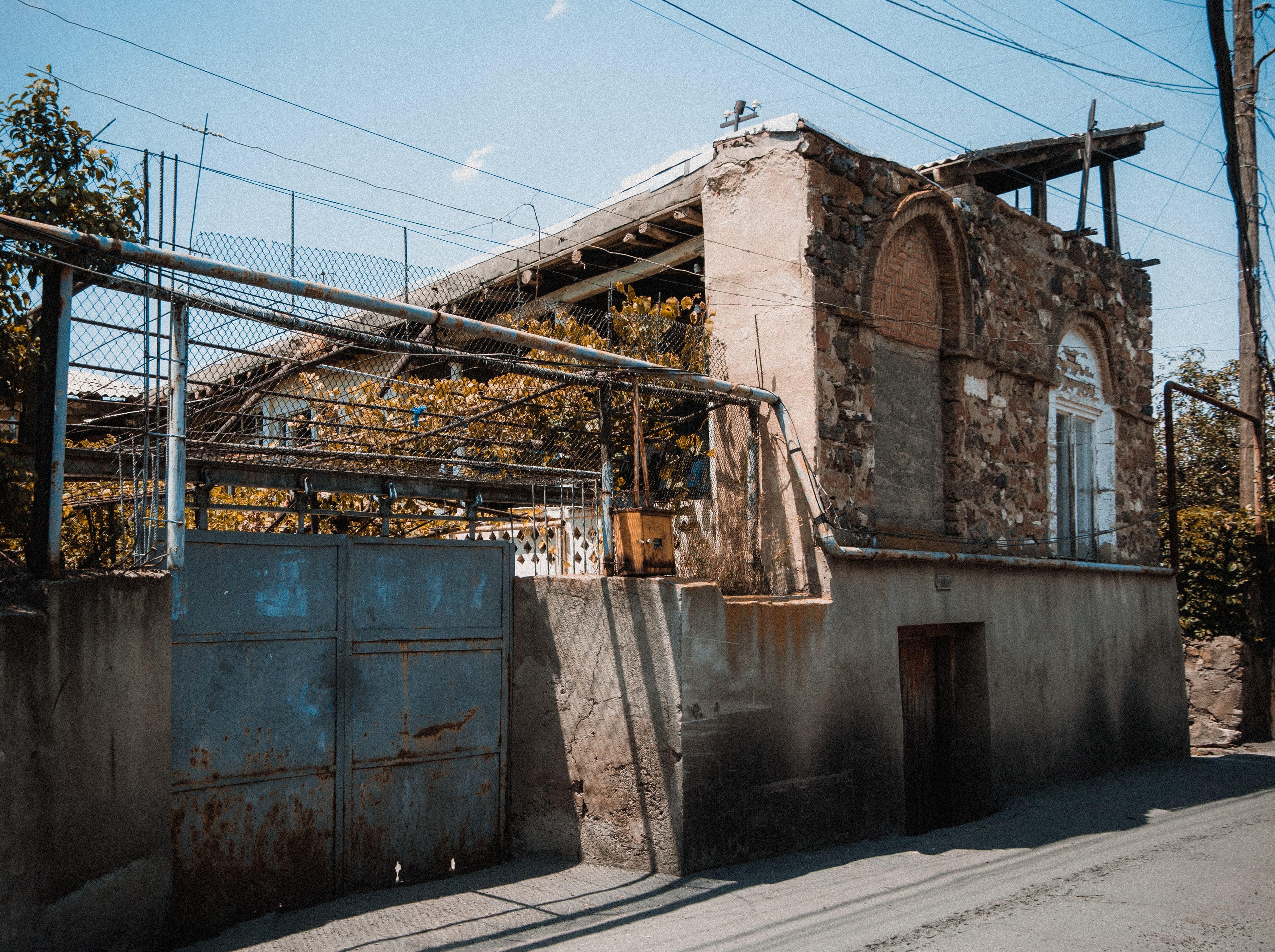 Yerevan: Urban Hike through Aygestan and Old Nork
