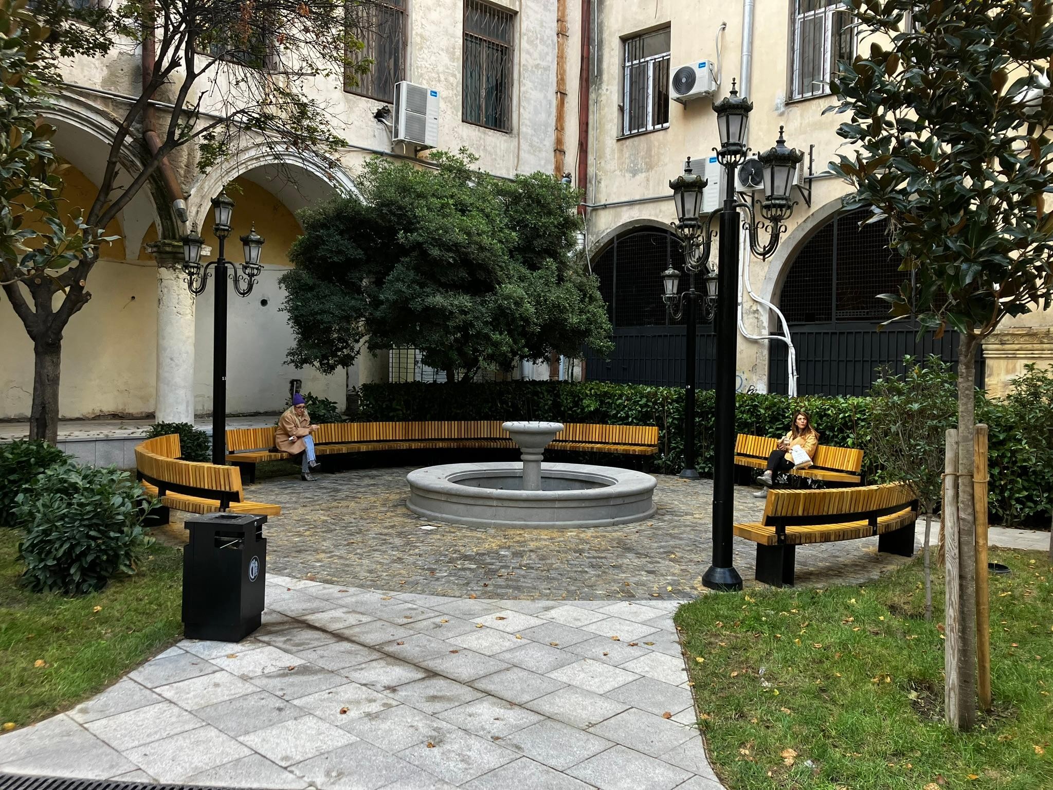Tbilisi: Guided Morning Run with Photo Stops and Refreshment