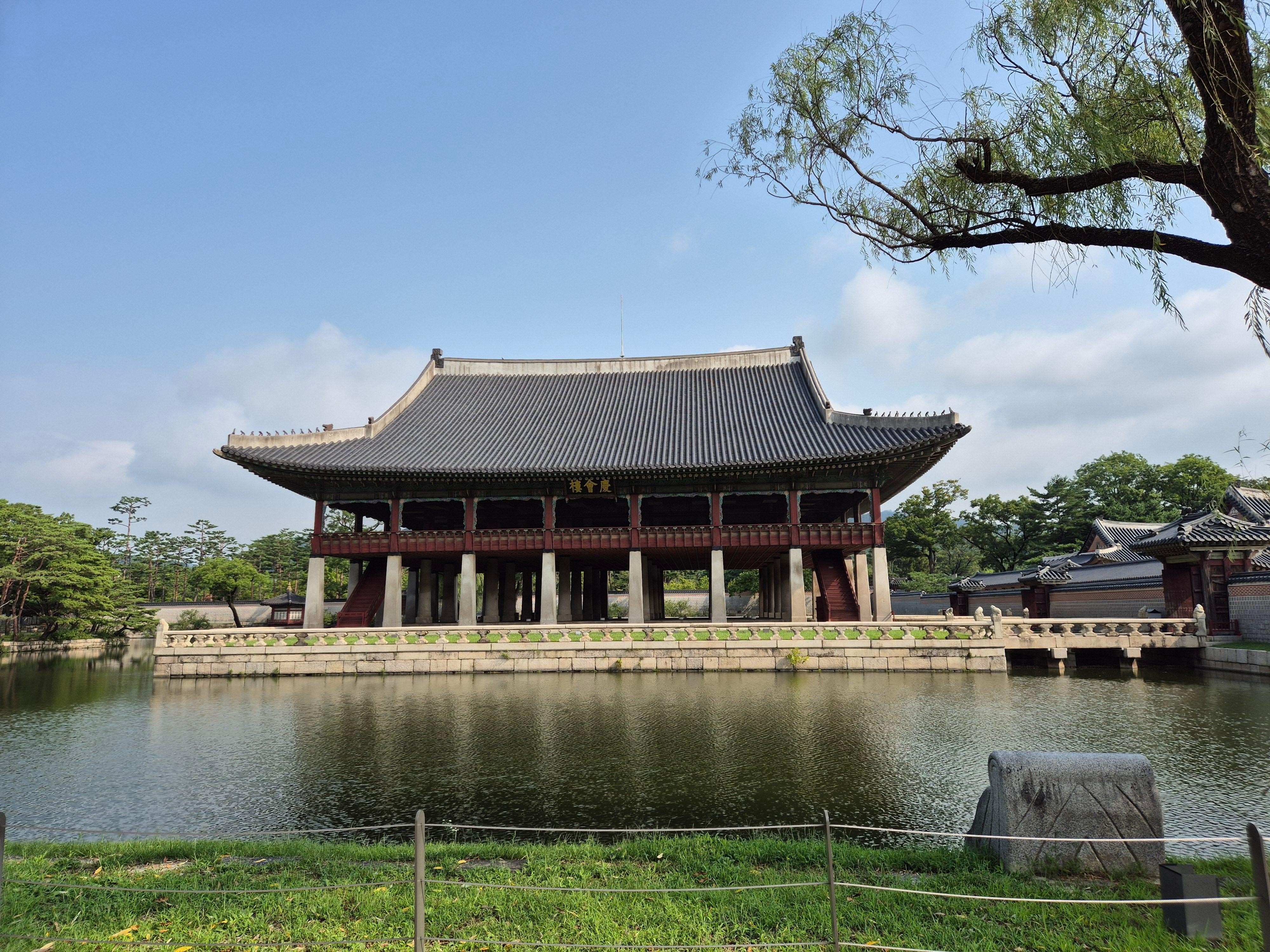Layover Tour to Seoul Gyeongbokgung Palace and Key Places