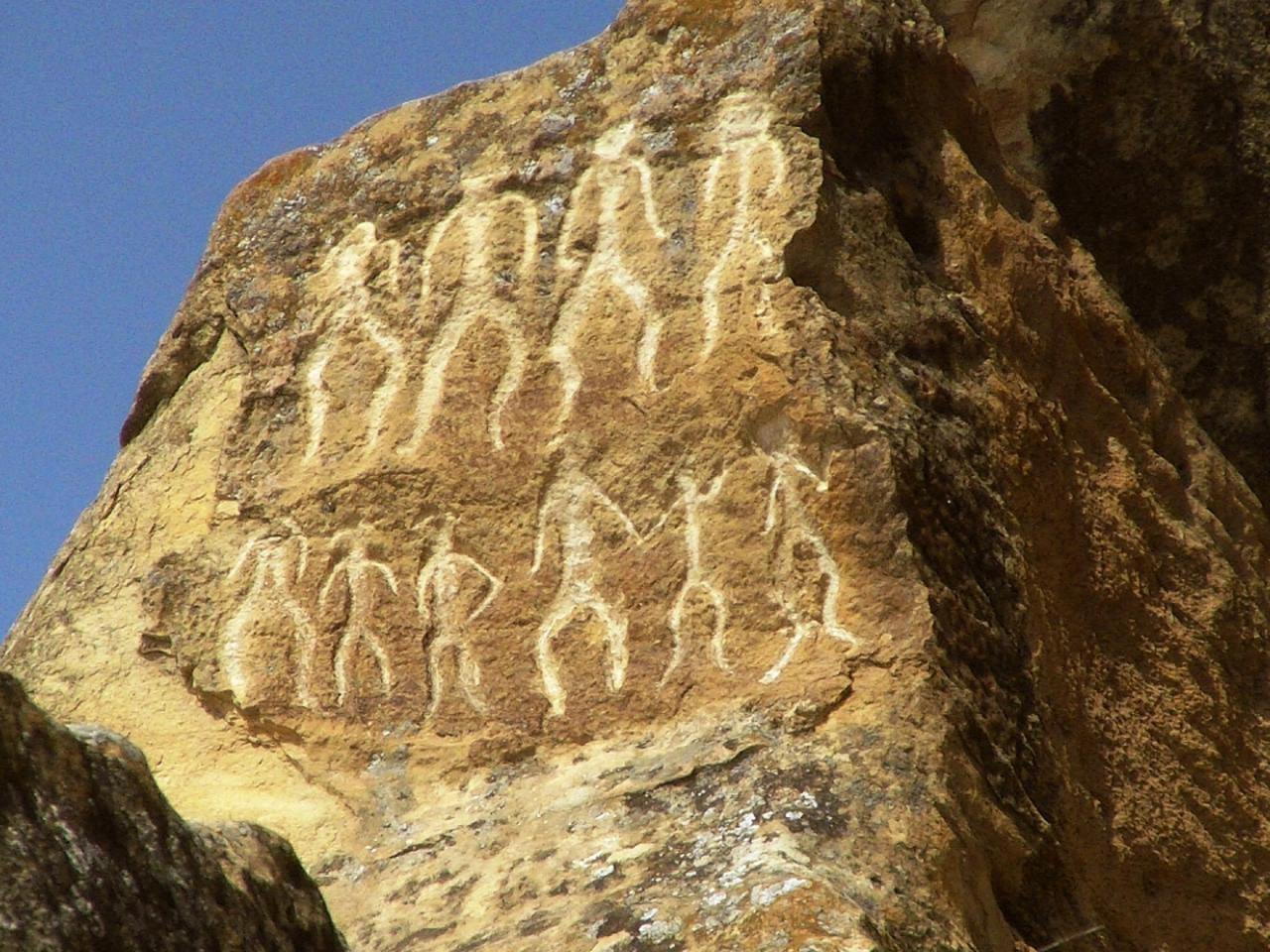 Baku to Gobustan: Mud Volcanoes, Mosque & Gobustan 3