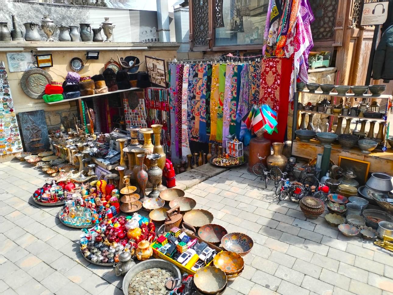 Baku: Full-Day Private 4-Stop Shopping Tour 3